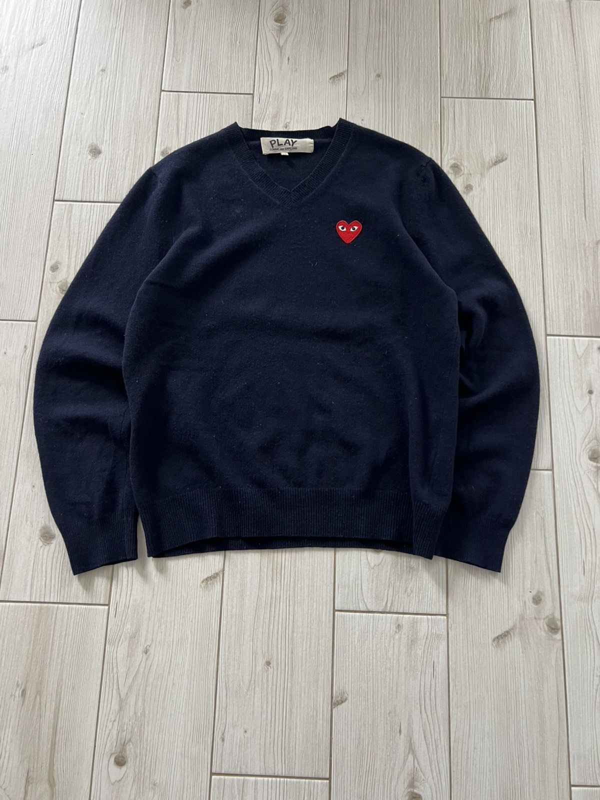 Comme des Garcons Comme des Garçons Blue PLAY V-neck Sweater Japan Medium Size US M / EU 48-50 / 2 - 6 Thumbnail