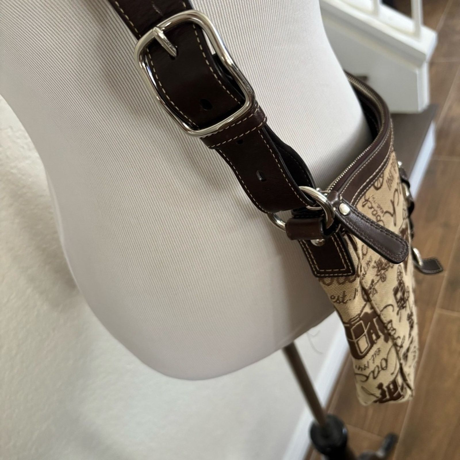 Coach Coach Signature Chelsea Horse & Carriage Crossbody Bag - Size ONE SIZE - 4 Thumbnail