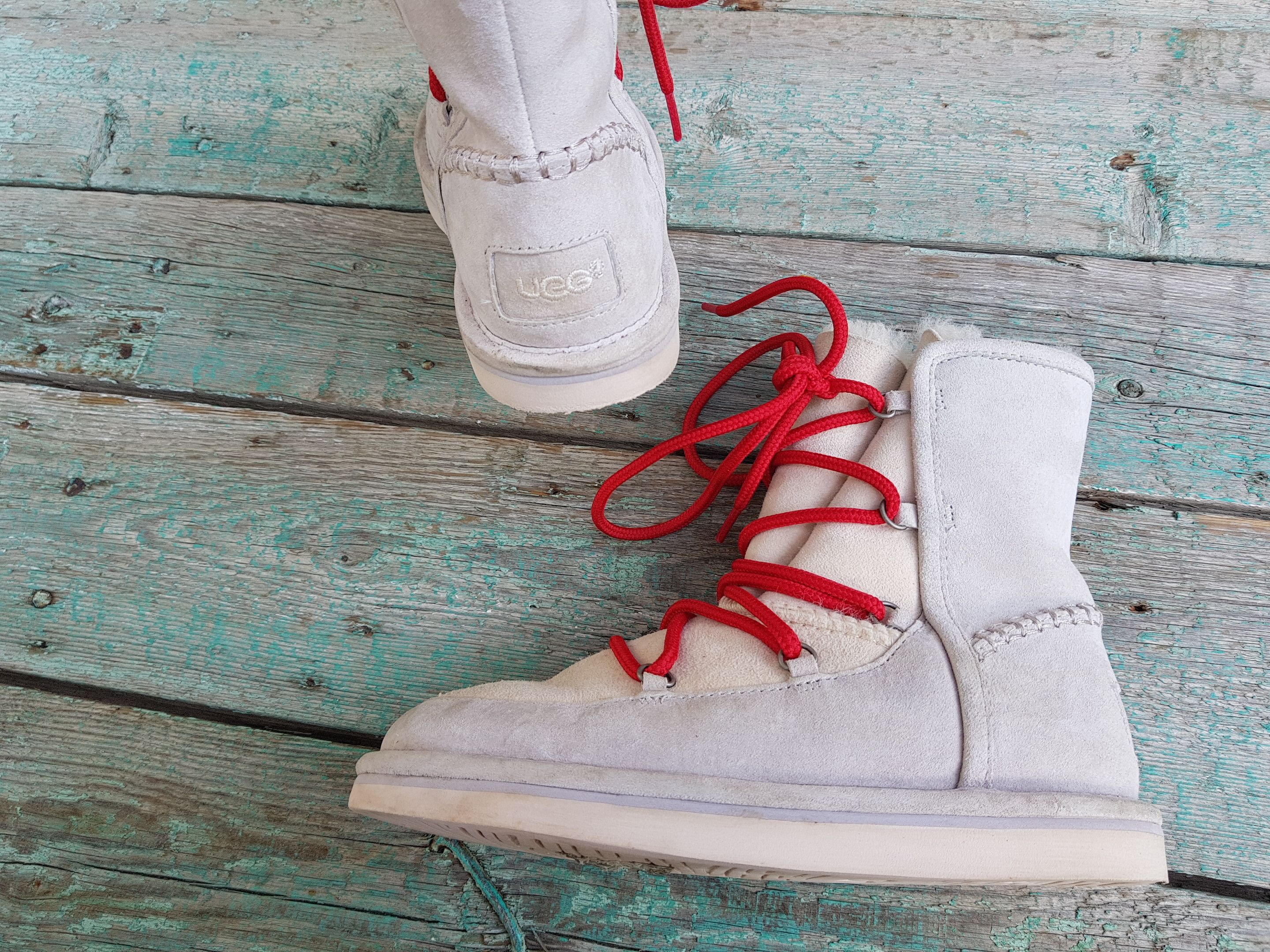 Ugg UGG Lodge Light Gray with red lace 1009317 Size US 5 / IT 35 - 3 Thumbnail