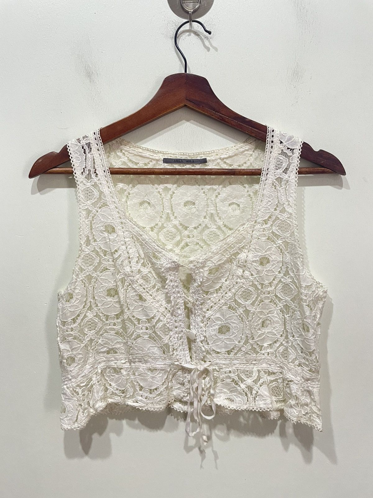 Japanese Brand Aula Aila Embroidery Top Size S / US 4 / IT 40 - 1 Thumbnail