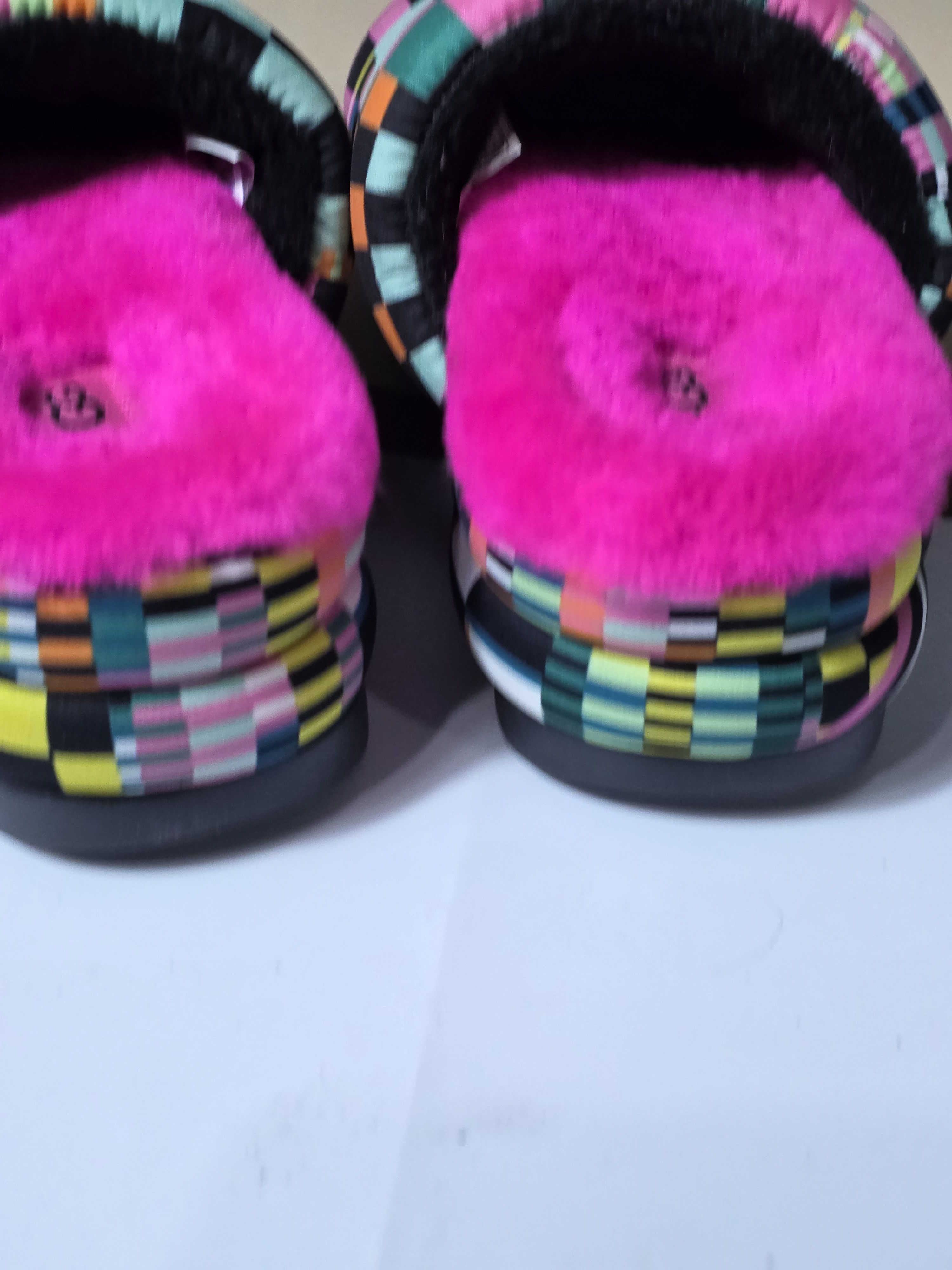 Ugg UGG Colorblock Puffy Slide Slippers Women’s Size 8 Size US 8 / IT 38 - 6 Thumbnail