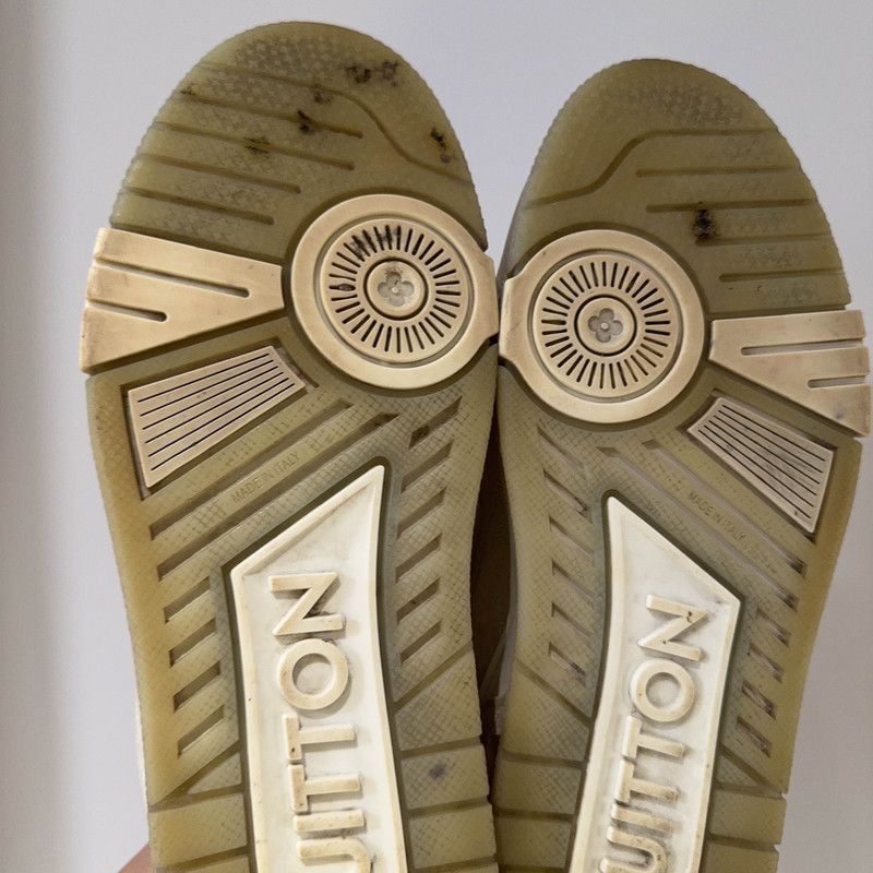 Louis Vuitton Louis Vuitton Classic Logo Trainer Fashion Sneakers - Size US 8.5 / EU 41-42 - 2 Thumbnail