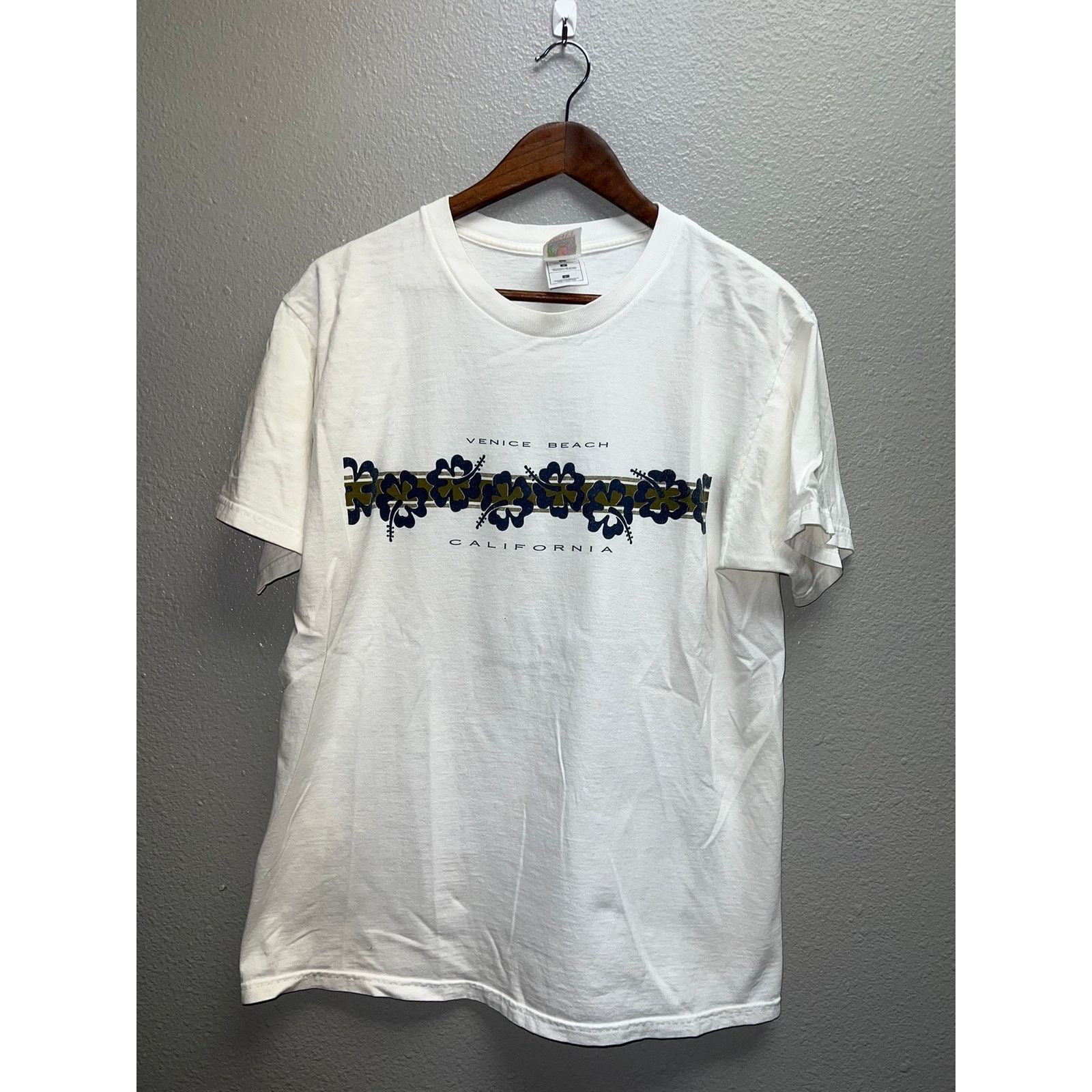 Fruit Of The Loom Vintage Venice Beach Shirt California Tropcial Tee FOTL 90s Size US L / EU 52-54 / 3 - 1 Thumbnail