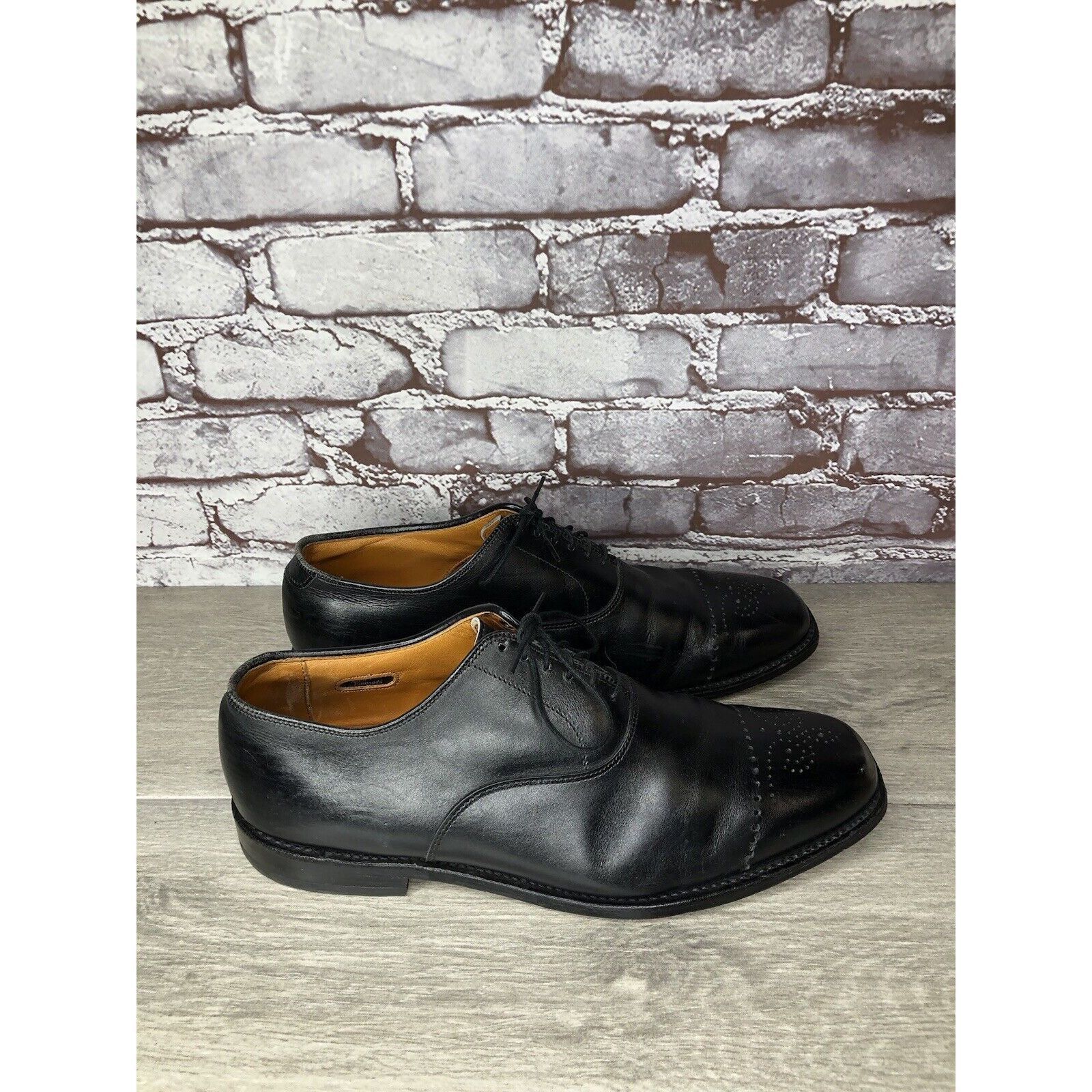 Allen Edmonds Allen Edmonds Dryden Black Leather Cap Toe Oxfords Brogue Sh Size US 10 / EU 43 - 21 Thumbnail