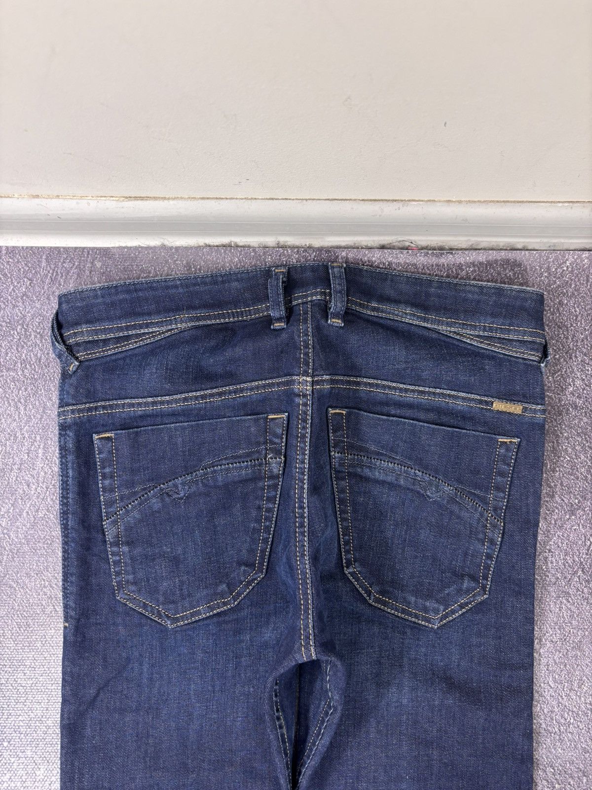 Diesel Diesel Iakop NWT Men’s Regular Slim Tapered Denim Jeans Size US 27 - 17 Thumbnail