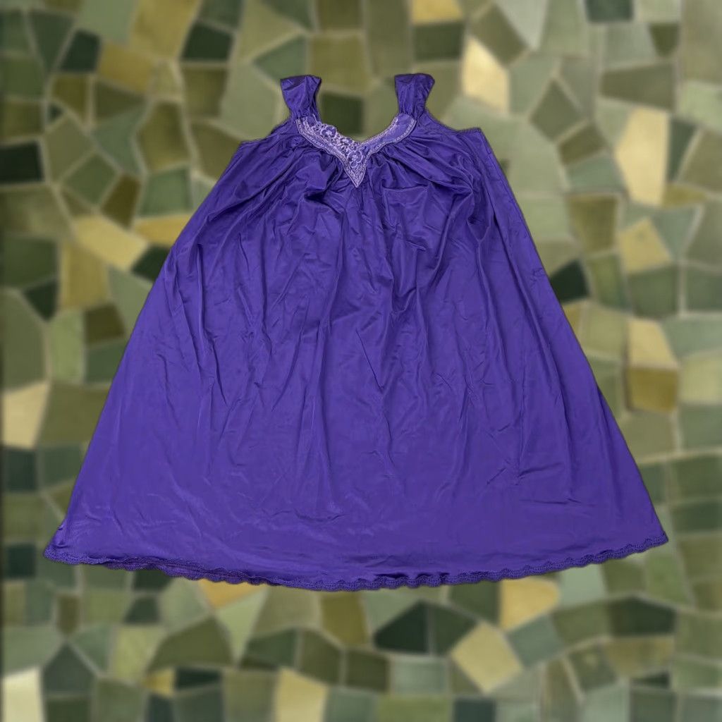 Vintage VINTAGE Vanity Fair Nightgown Womens Small Purple Nylon Lace Sleepwear 80s Size ONE SIZE - 1 Thumbnail