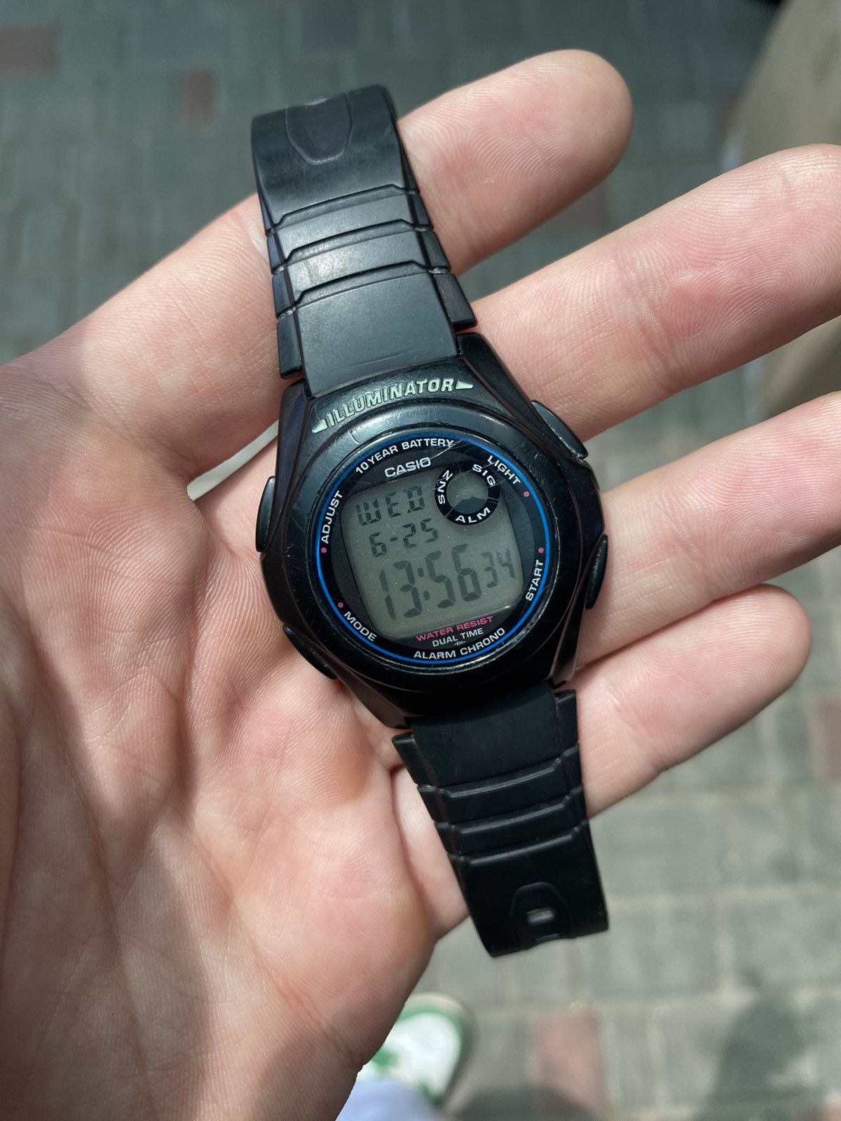 Casio Sport Watch Casio F-200 with Light, Excellent Condition Size ONE SIZE - 10 Thumbnail