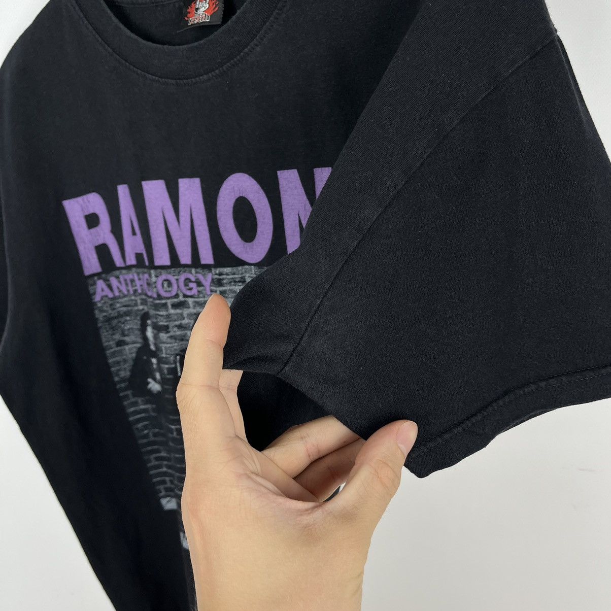 Band Tees Vintage Ramones Anthology rock band tee 90’s Size US L / EU 52-54 / 3 - 12 Thumbnail