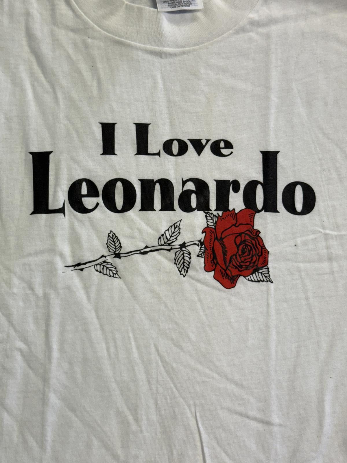 Hanes Romeo and Juliet T-shirt I Love Leonardo Red Rose Tee - M Size US M / EU 48-50 / 2 - 3 Thumbnail