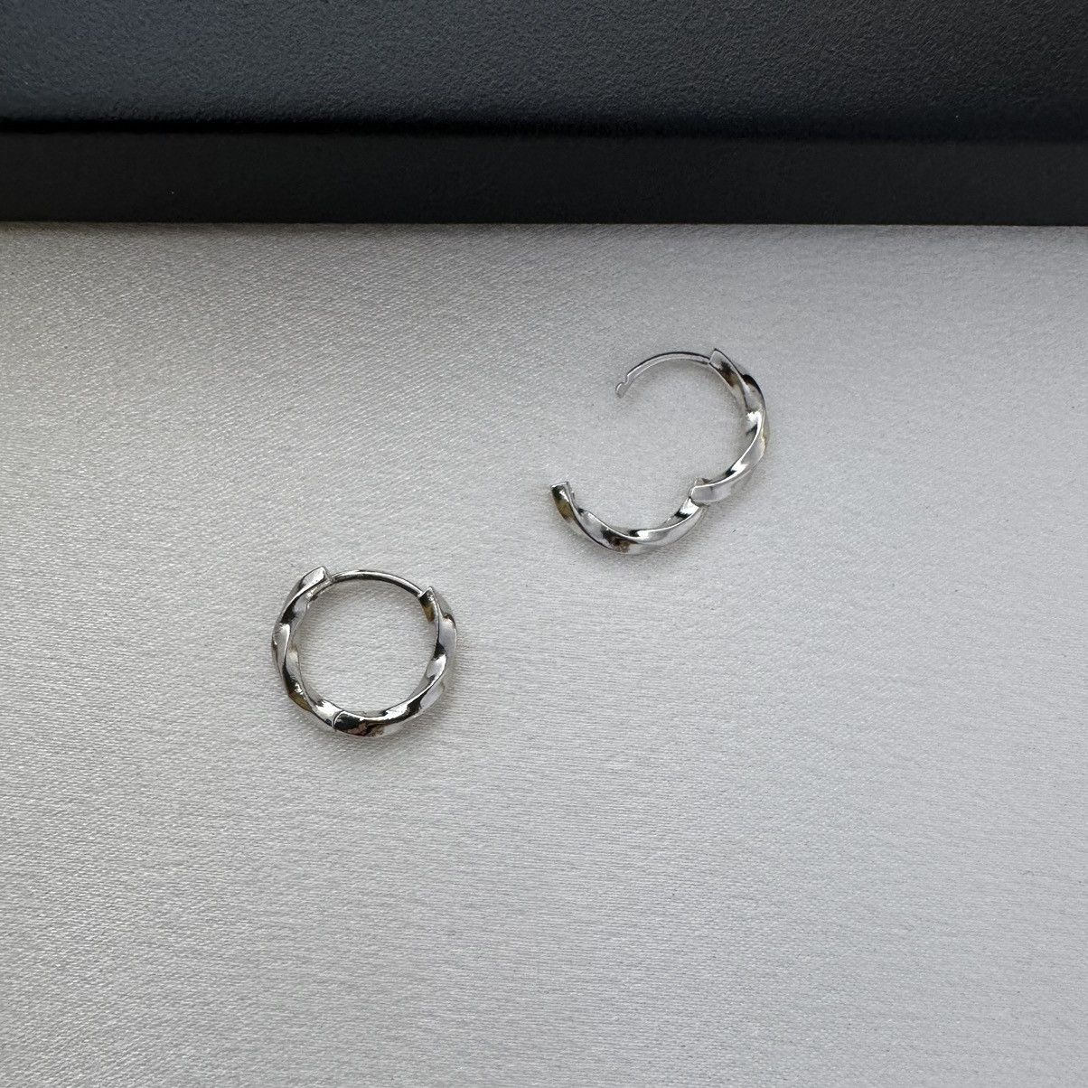 Other 15mm Small Twist Silver Hoop Earrings for Men Women Size ONE SIZE - 3 Thumbnail