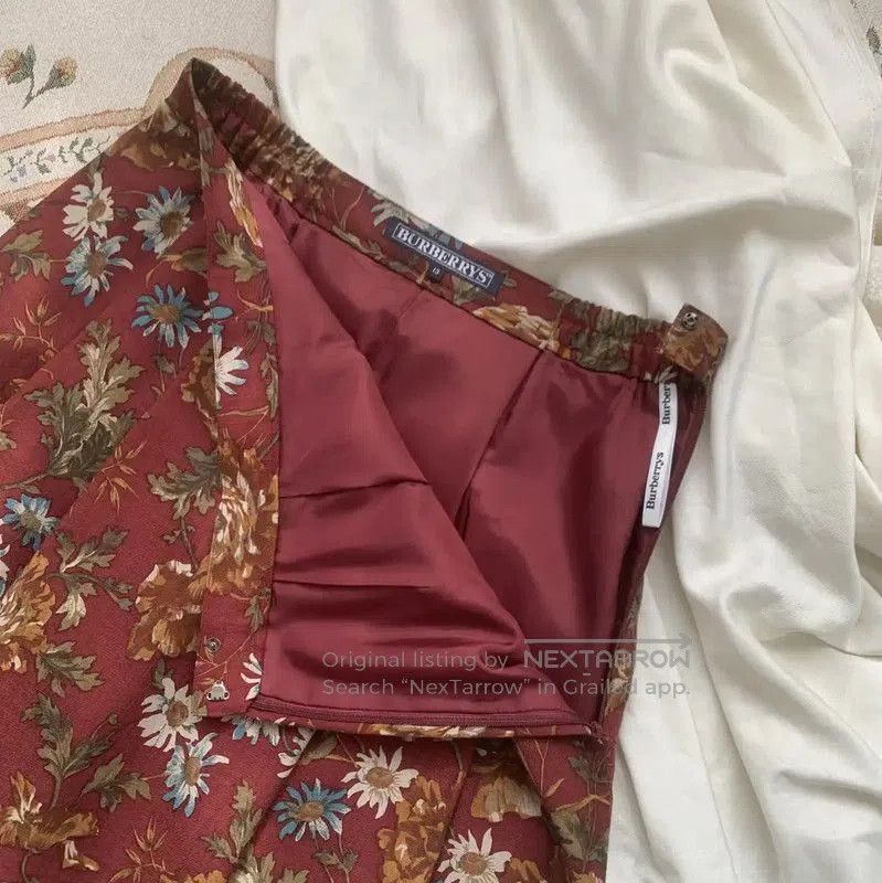 Burberry Burberry Red Floral Wool Skirt. Size 23" - 2 Thumbnail