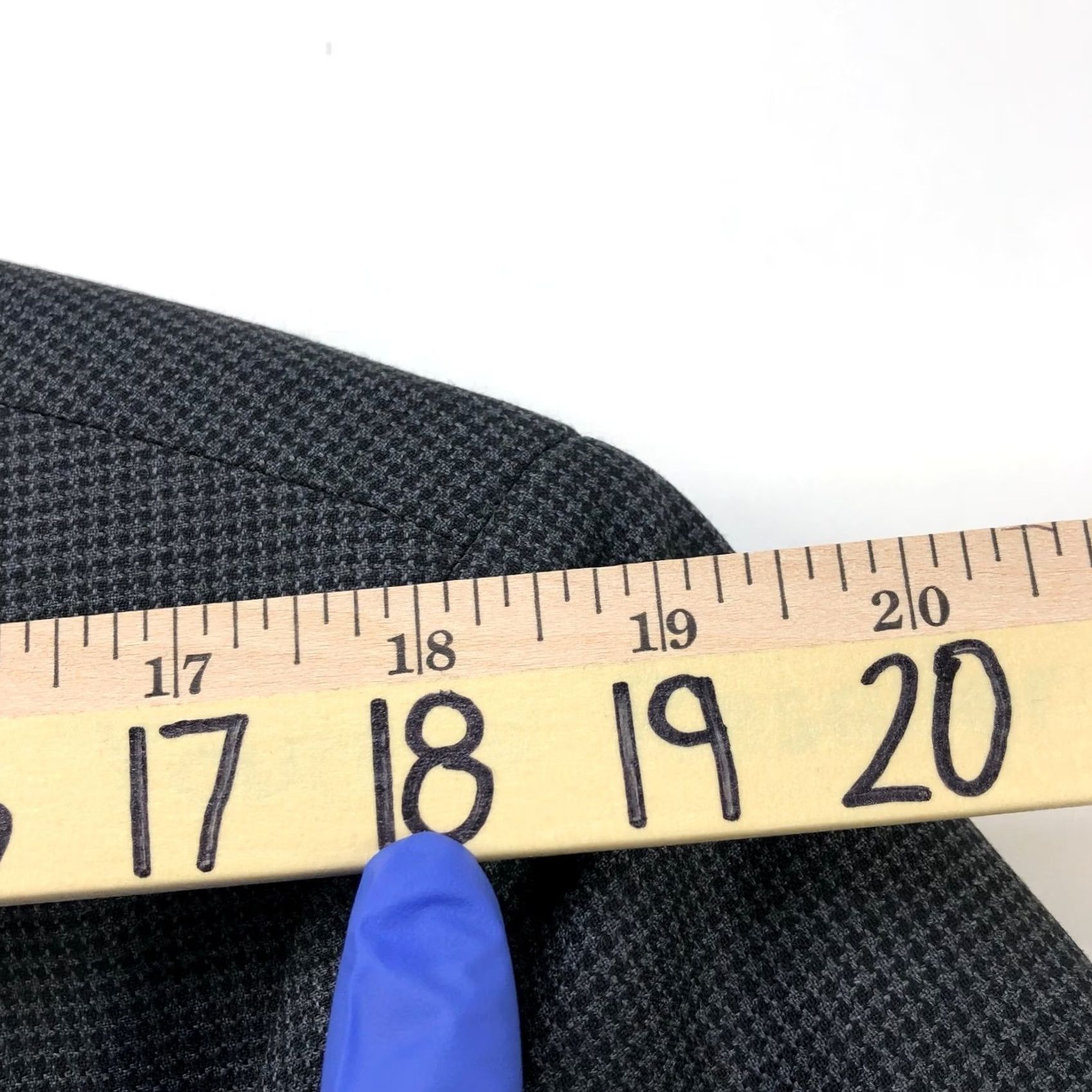 Hugo Boss HUGO BOSS Sport Coat Gray 100% Wool Lanificio Tesse Biella 42 R Single-Breasted Notch Lapel Two-Button Four-Button Sleeve Vintage? No Size US XS / EU 42 / 0 - 4 Thumbnail