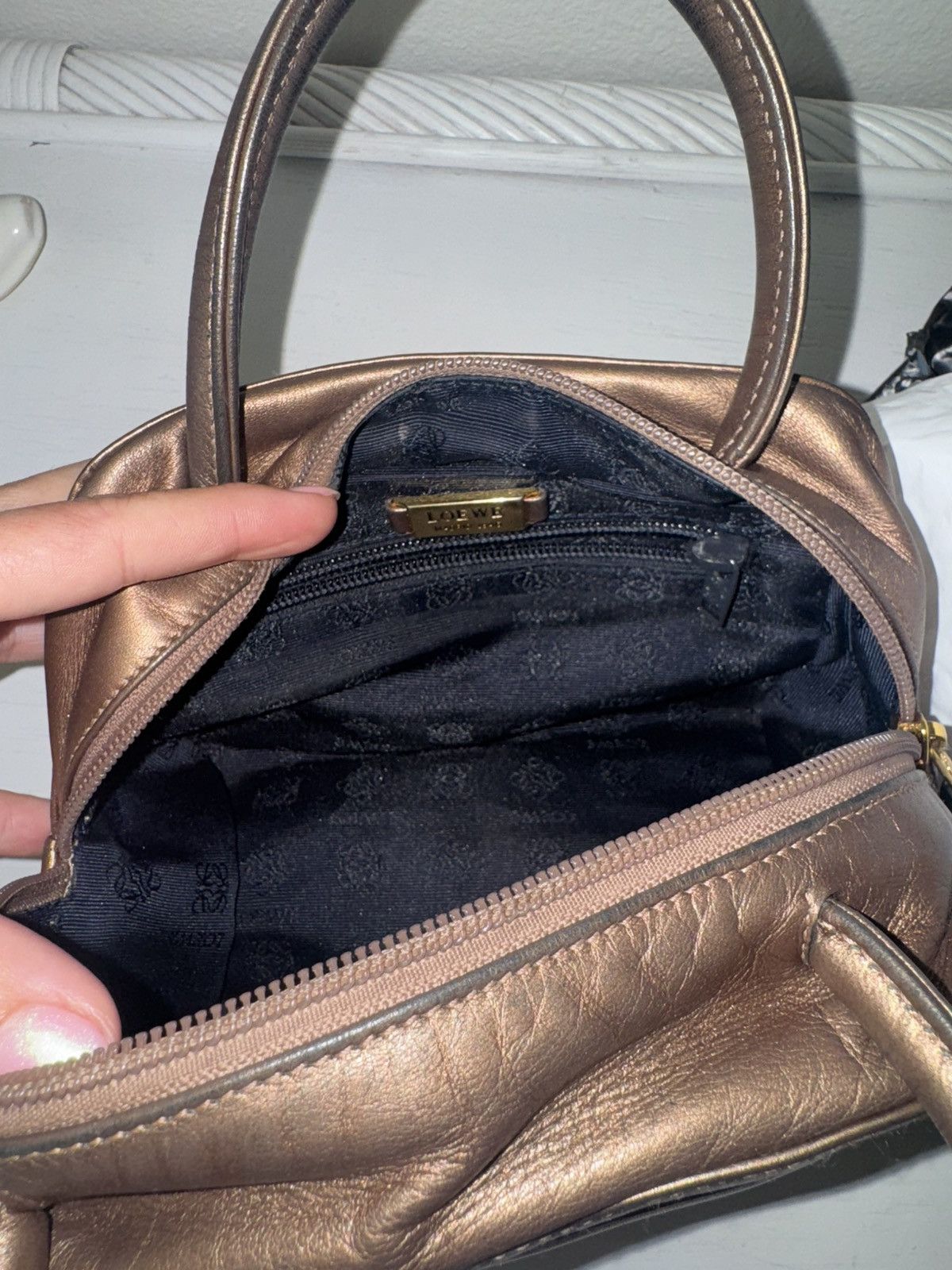 Loewe Loewe Mini Top Handle Bag – Bronze leather Size ONE SIZE - 11 Thumbnail
