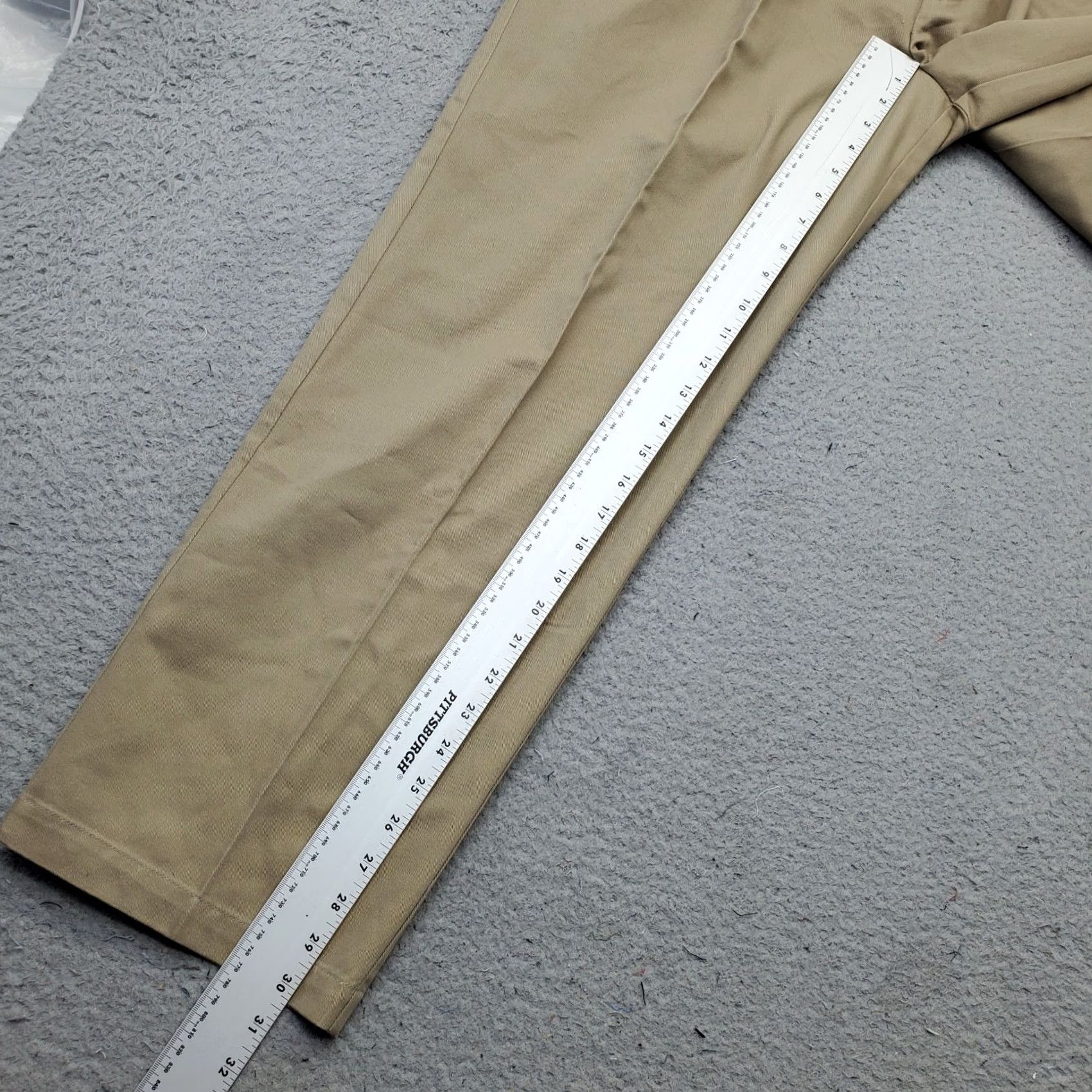 Dockers Dockers Khakis Pants Mens 36x30 Tan Stretch Classic Fit Pleated No Wrinkle Twill Shirt Size US 36 / EU 52 - 5 Thumbnail