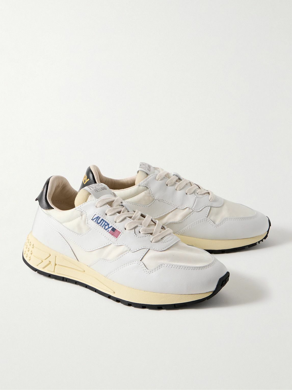 AUTRY o1y0426 Logo Low-Top Sneakers in White/Black Size US 8 / EU 41 - 2 Thumbnail