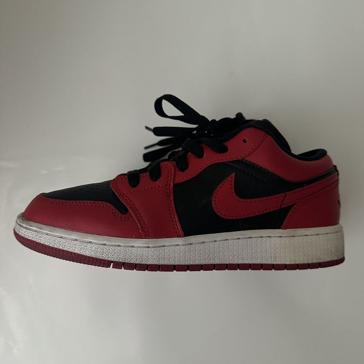 Nike Jordan Low 1 Reverse Bred Size US 5 / EU 37 - 1 Thumbnail