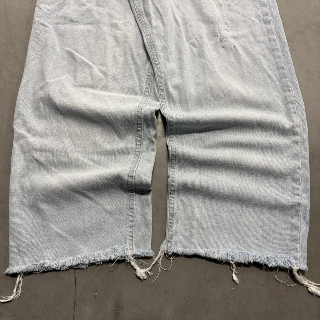 Vintage Crazy Vintage Y2K/2000s Super Baggy Streetwear Light Blue Wash Denim Jeans! Size US 30 / EU 46 - 3 Thumbnail