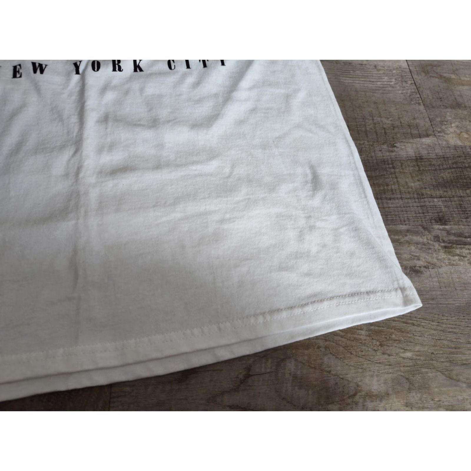Delta VINTAGE Delta NY City Times Square Souvenir Tee Shirt White Adult Large MBS Love Unlimited T-Shirt Mens Size US L / EU 52-54 / 3 - 3 Thumbnail
