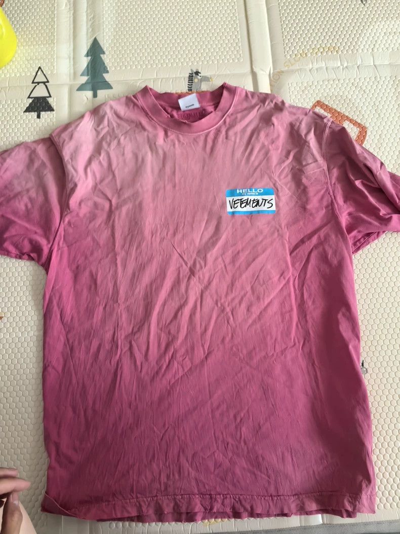 Vetements Distressed Short Sleeve Size S