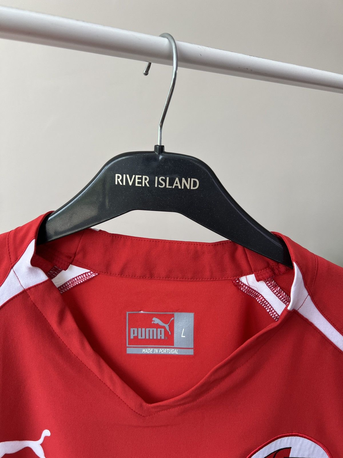 Puma × Vintage Vintage Switzerland Puma 2004 Vintage Home Football Jersey Size US L / EU 52-54 / 3 - 8 Thumbnail
