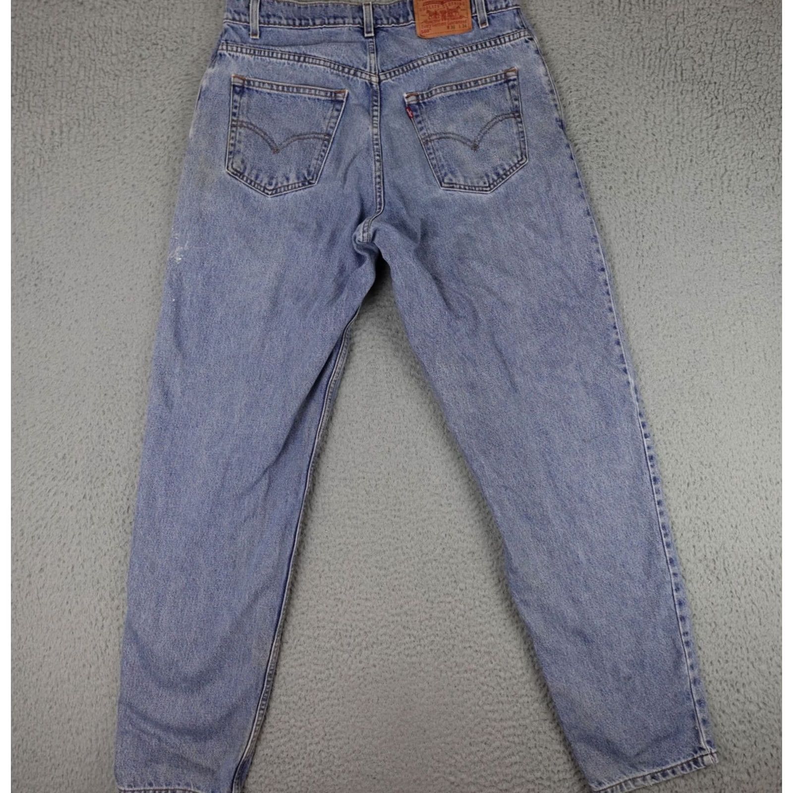 Levi's VINTAGE Levi's 550 Jeans Mens 36x34 Blue Loose Fit Light Wash 90s Size US 36 / EU 52 - 2 Thumbnail