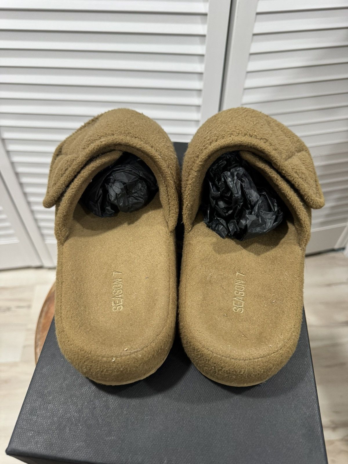 Yeezy Yeezy Season 7 Fleece Slide (Trench) Size US 8 / EU 41 - 3 Thumbnail