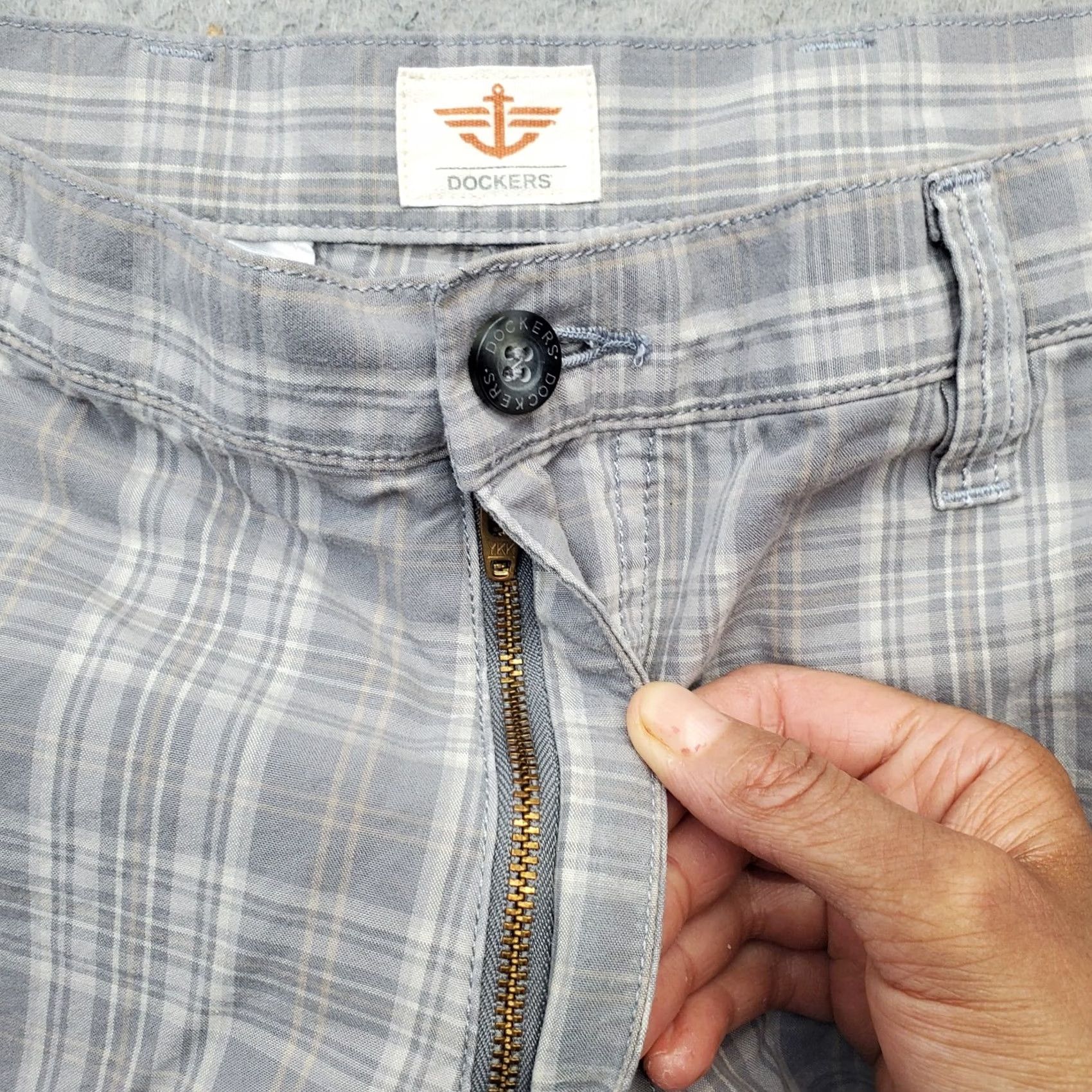 Dockers DOCKERS Cargo Shorts Mens Size 34 Multi Plaid Relaxed Cargo Beach 10" Inseam Size US 34 / EU 50 - 6 Thumbnail