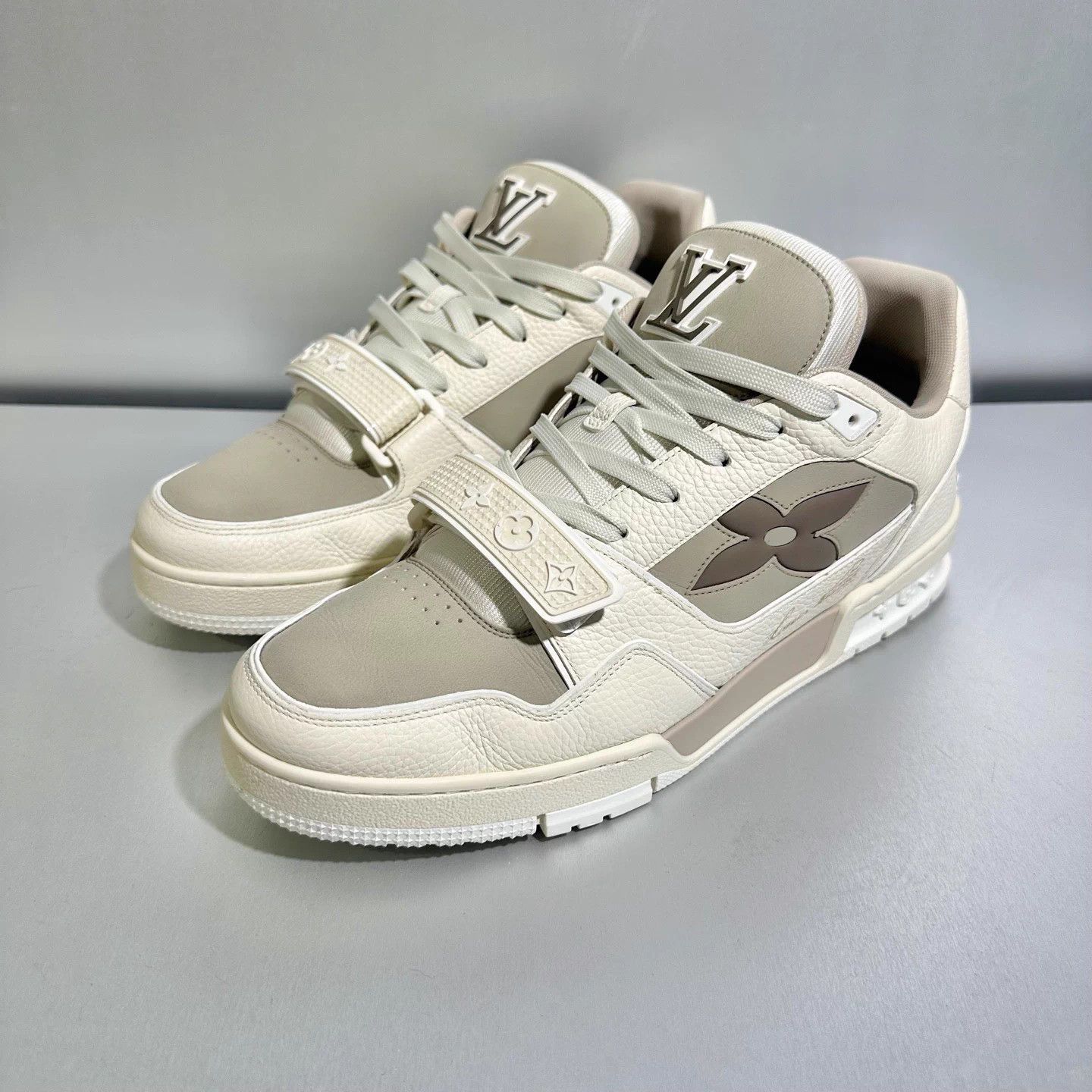 Louis Vuitton Louis Vuitton Beige Velcro Trainer 9/43 Mint Hard to Find Size US 7 / EU 40 - 1 Thumbnail