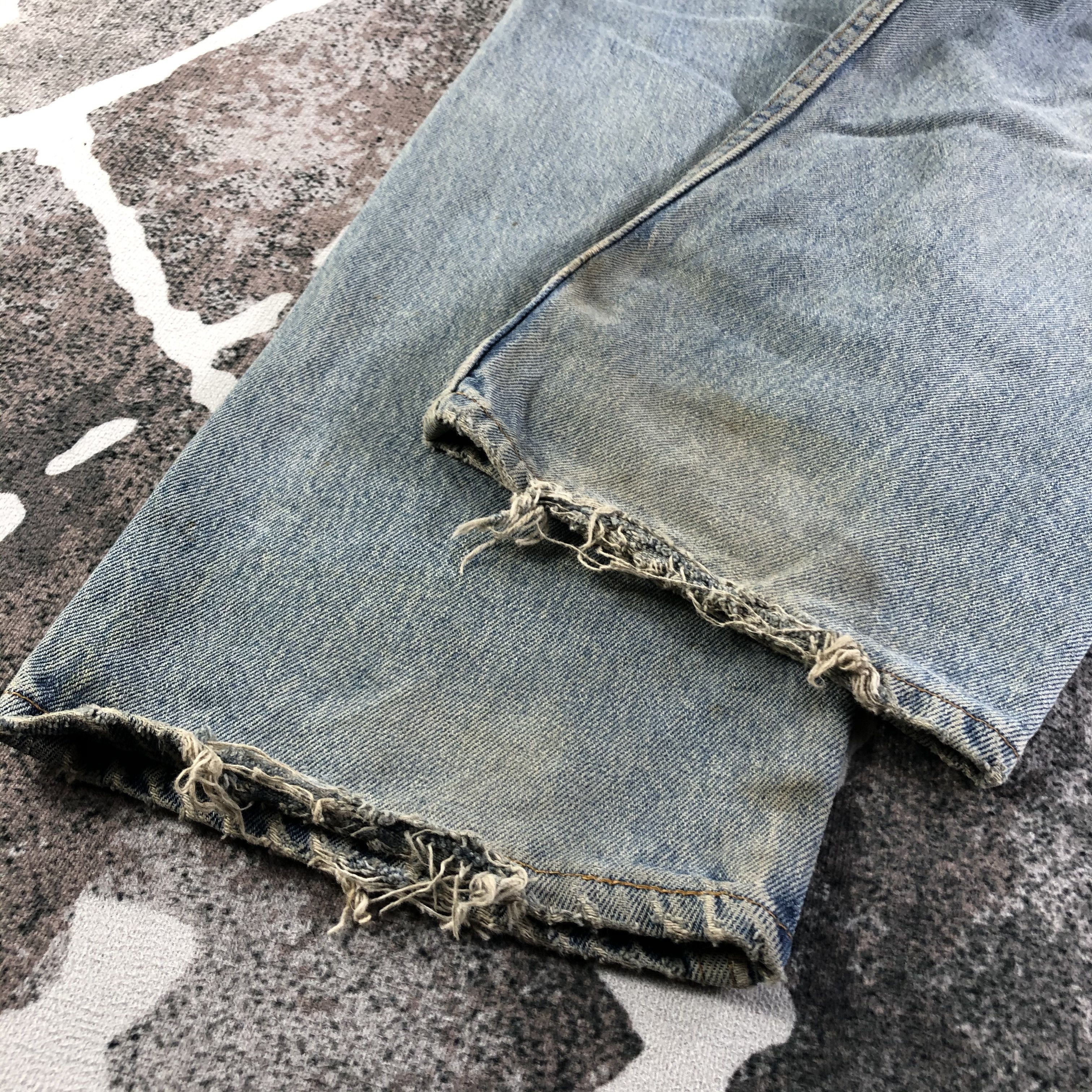 Levi's Vintage Levis 501 Jeans Ripped Denim KJ2420 Size US 34 / EU 50 - 6 Thumbnail