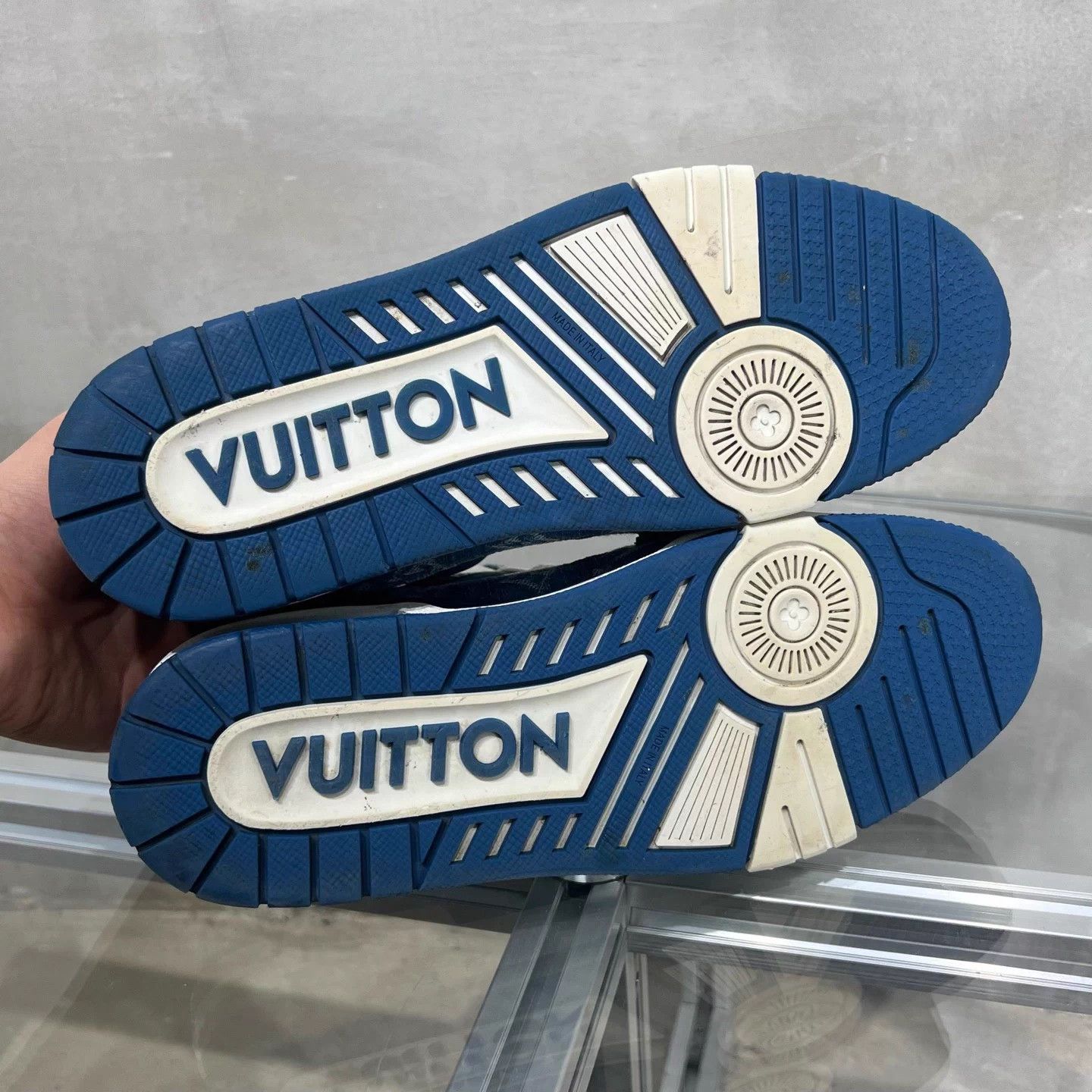 Louis Vuitton LV Trainer white and blue denim UK6 40 Size US 6 / IT 36 - 7 Thumbnail