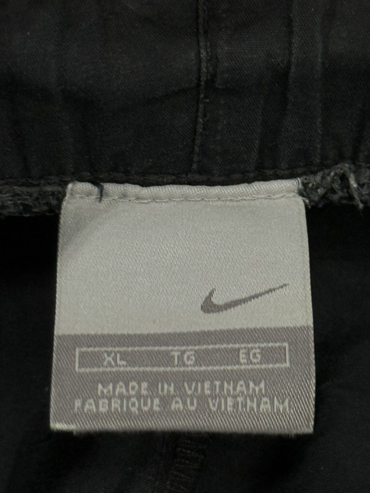 Nike Vintage Nike Distressed Black Grey Shorts Silver Tag XL Size US 36 / EU 52 - 4 Thumbnail