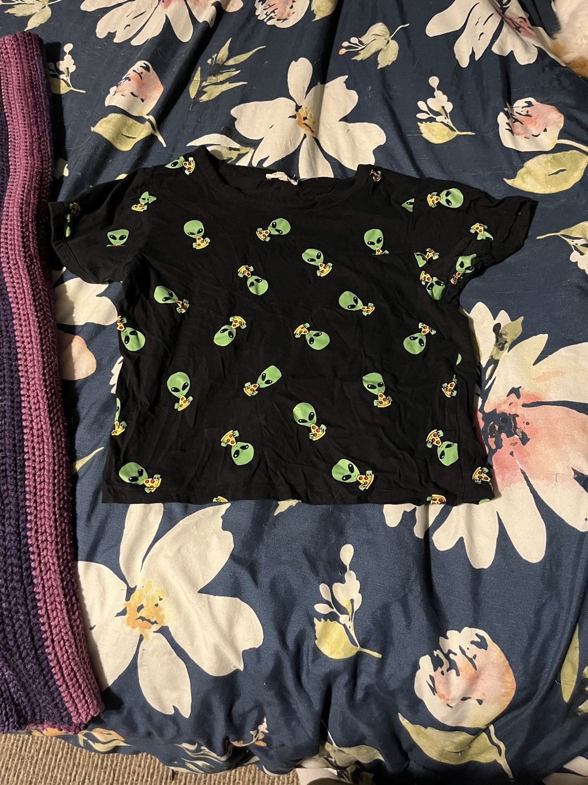 Other Alien Eating Pizza Crop Top Size S / US 4 / IT 40 - 1 Thumbnail