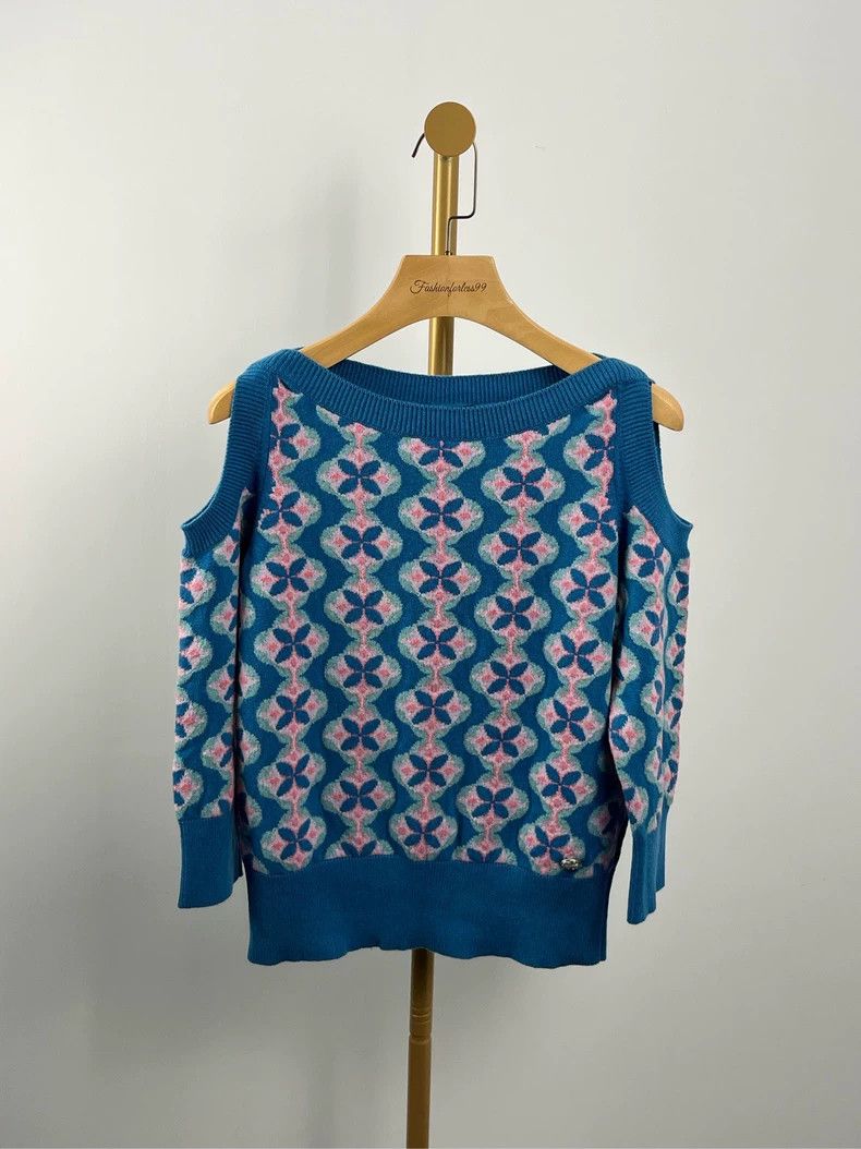 Chanel Chanel Blue Floral Open Shoulder Knit Top - dmc Size M / US 6-8 / IT 42-44 - 1 Thumbnail