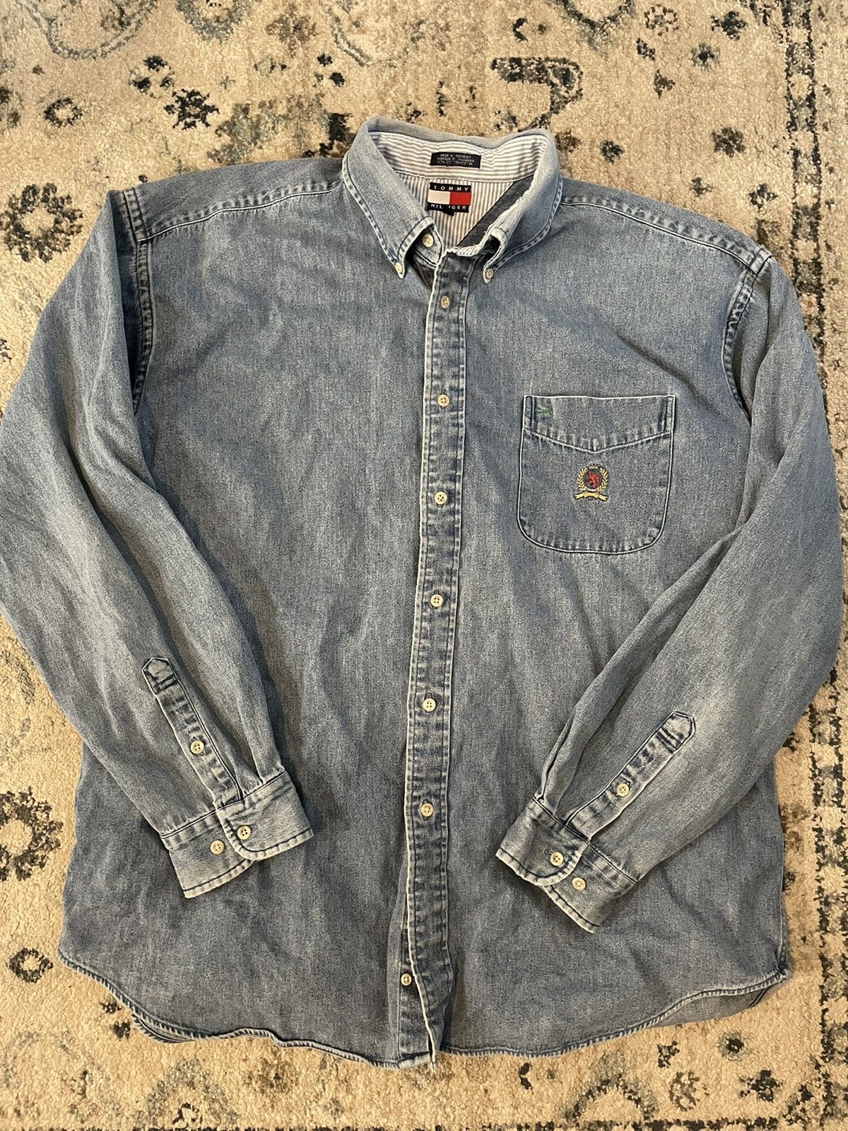 Tommy Hilfiger × Vintage The Iconic Denim Button Down Sport Shirt Size US XL / EU 56 / 4 - 2 Thumbnail