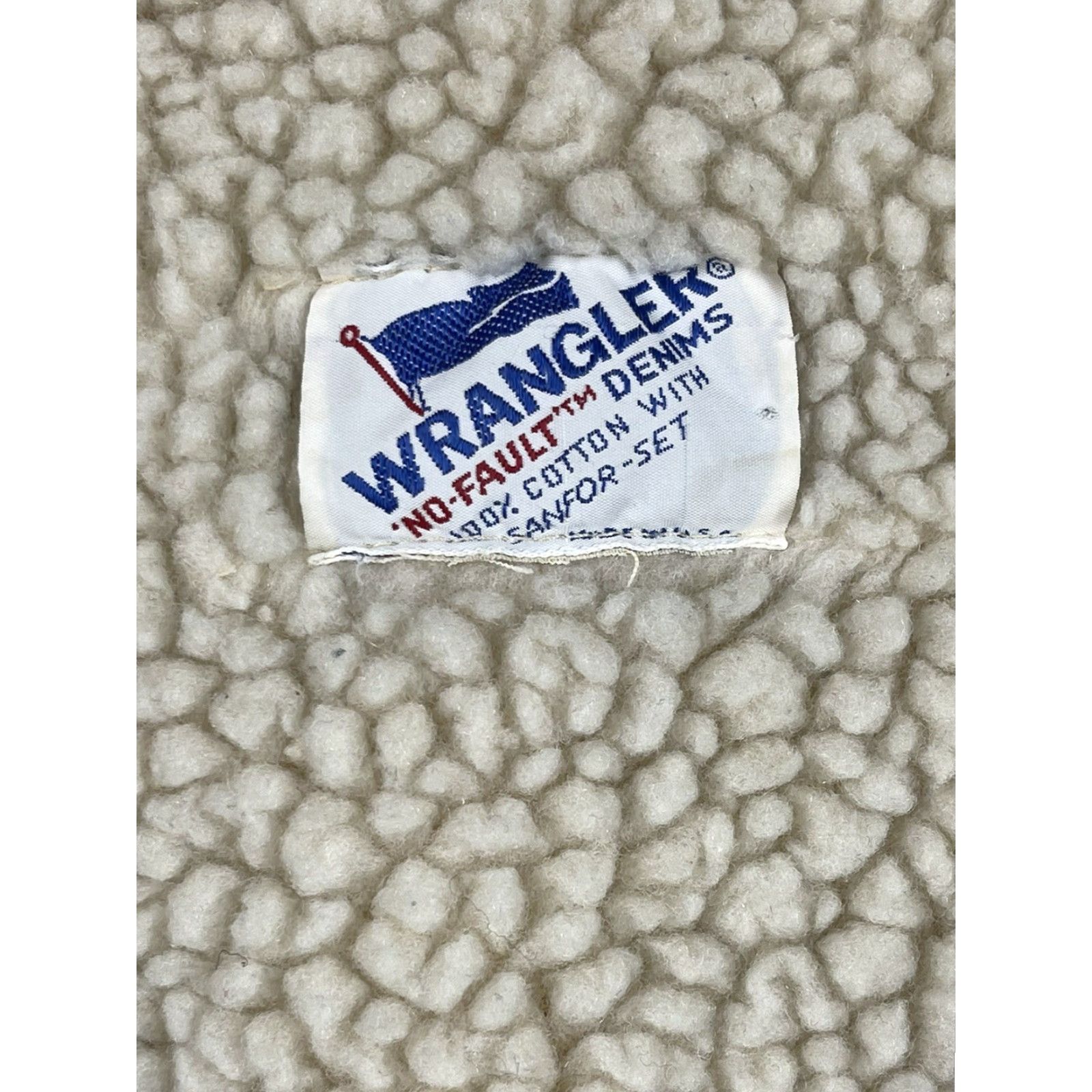 Wrangler VINTAGE Wrangler Denim Jean Vest Blue Sz L USA Sanforized Sherpa Lined 70s 80s Size US 33 - 3 Thumbnail