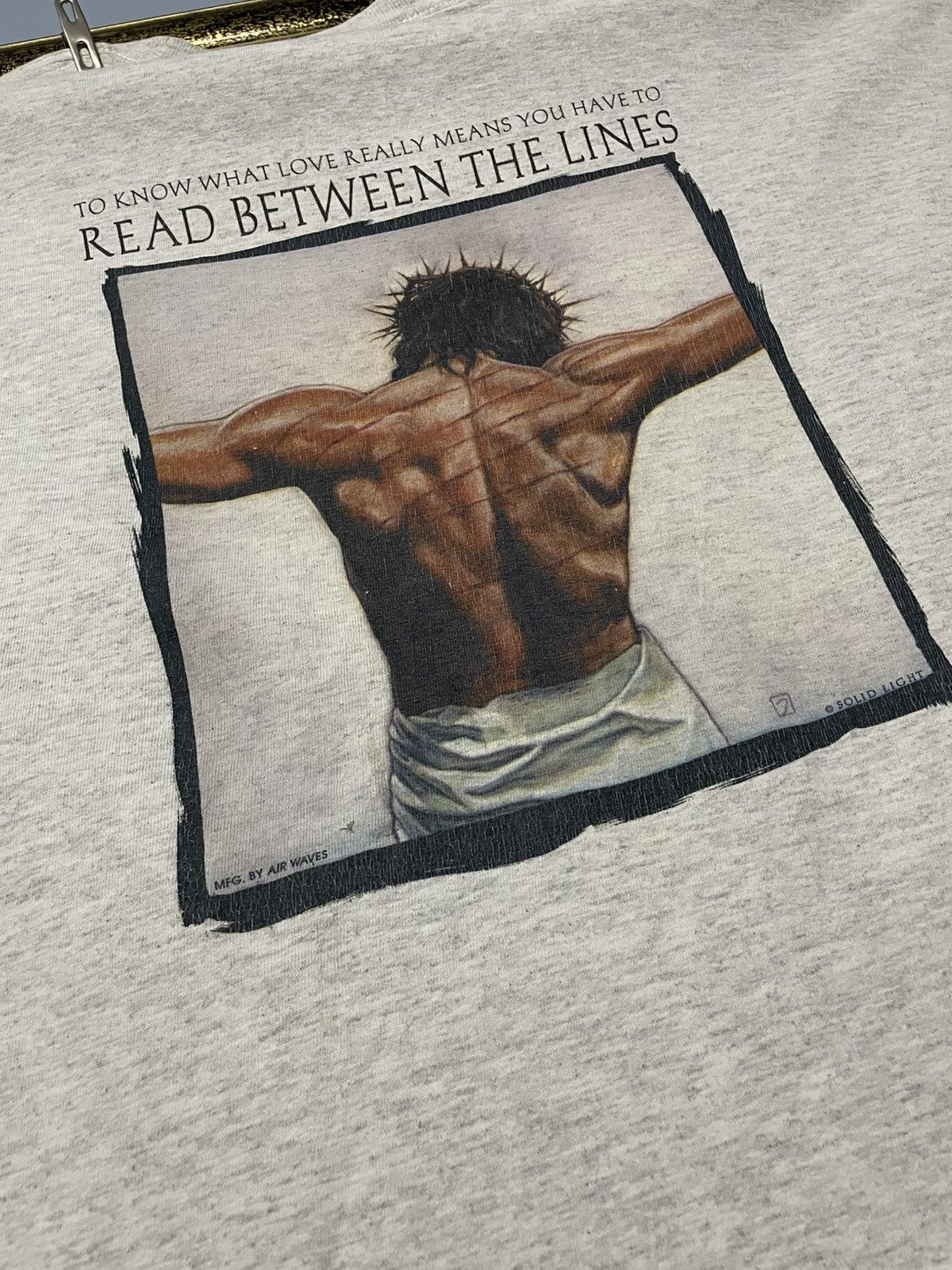 Vintage Vintage 90s Jesus ‘Read Between The Lines’ Sacrifice Tshirt Size US XL / EU 56 / 4 - 5 Thumbnail