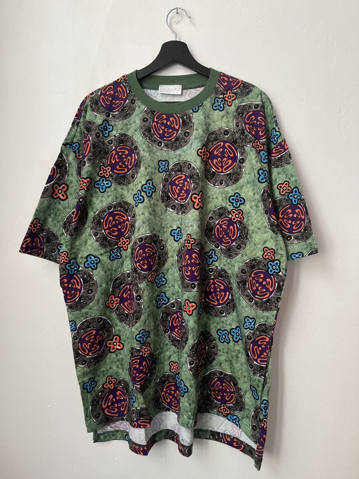 Vintage Vintage 90s Adidas Avant Garde Mayans T-shirt Size US XL / EU 56 / 4 - 1 Thumbnail