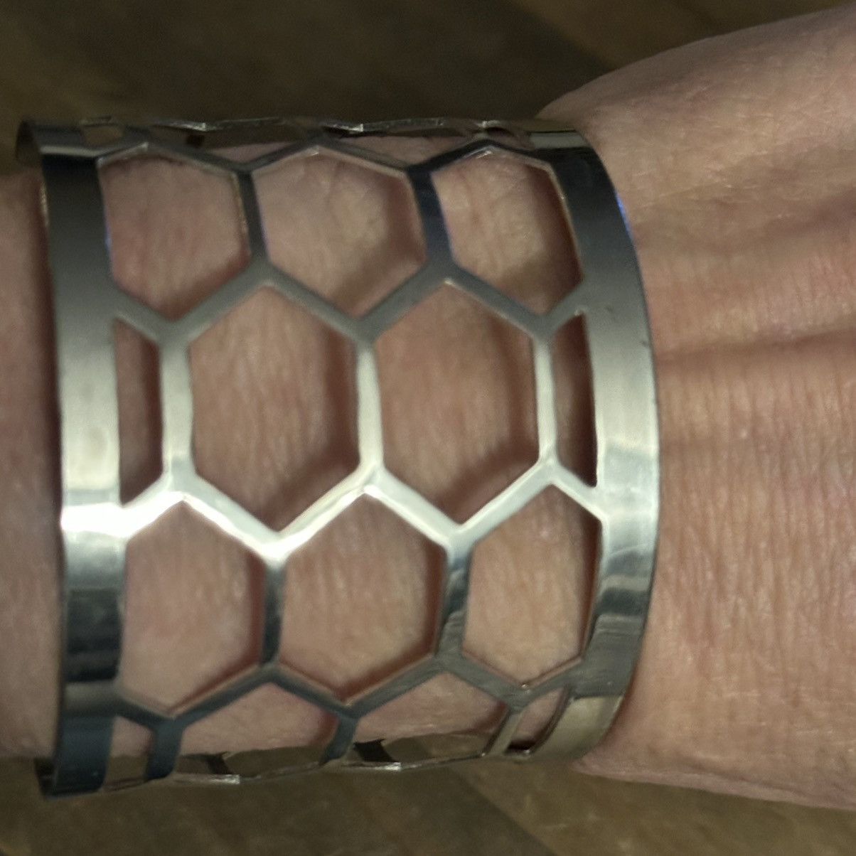Other Wide silver tone honeycomb cut out bangle cuff bracelet Size ONE SIZE - 3 Thumbnail
