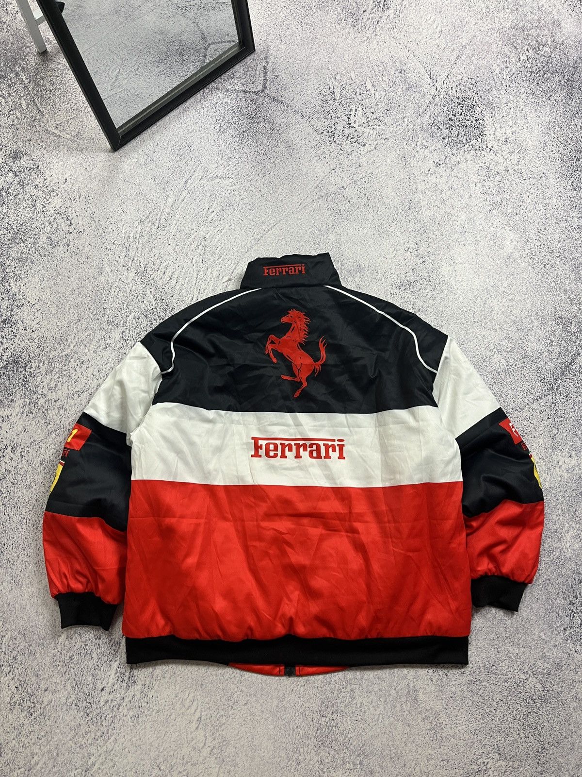 Ferrari × Formula 1 Ferrari F1 Racing Jacket Hype Rare Big Logo Marlboro Size US M / EU 48-50 / 2 - 10 Thumbnail