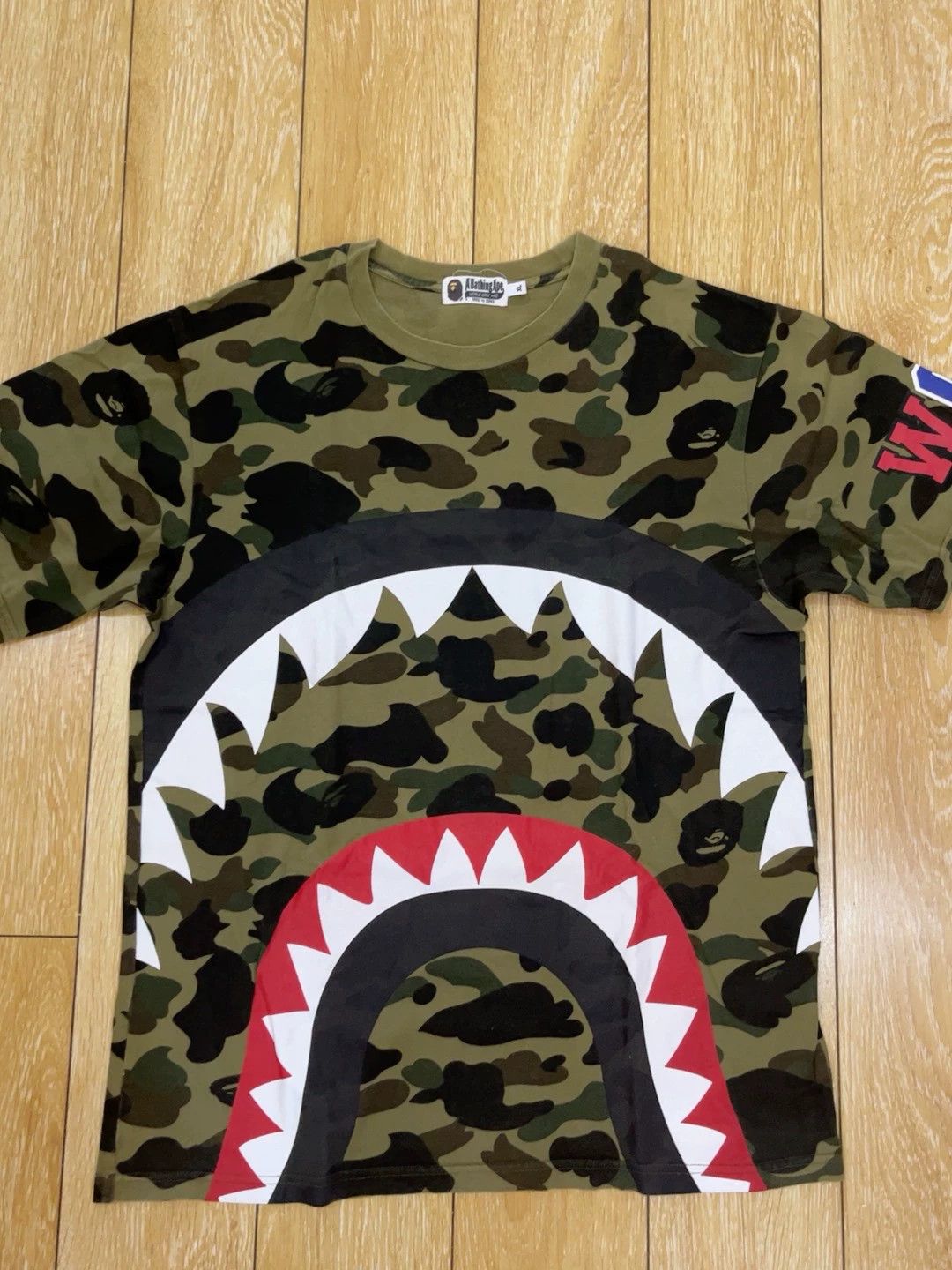 Bape Bape Green Shark T-Shirt Casual Size US XL / EU 56 / 4 - 1 Thumbnail