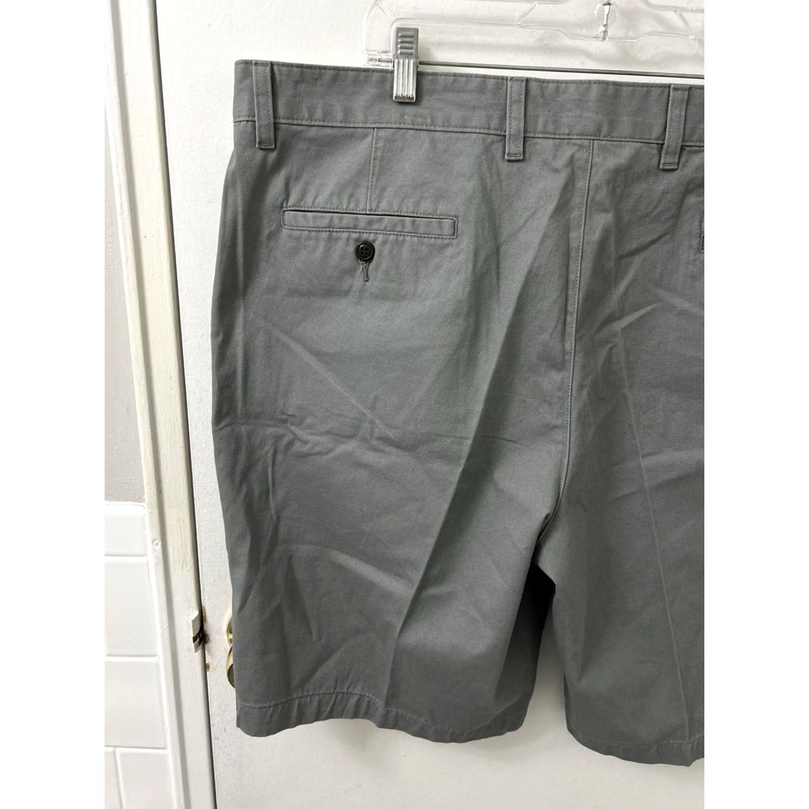 Dockers DOCKERS The Perfect Shorts Mens 44 Gray Cotton Chino Flat Front 10" NWT Size US 44 / EU 60 - 2 Thumbnail