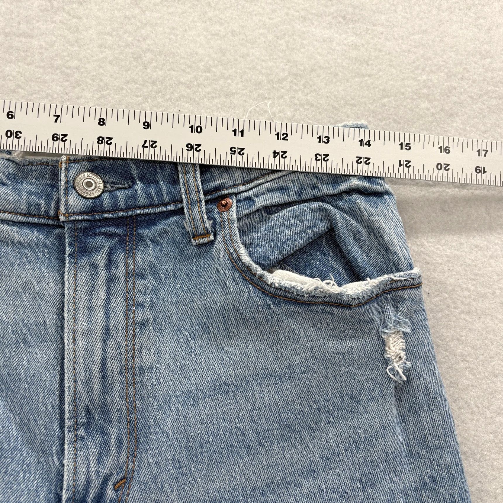 Abercrombie & Fitch VINTAGE Abercrombie & Fitch Jeans Womens 28 Blue 90s Straight Ultra High Rise Distressed Jeans Womens 28 Blue 90s Distressed Straight Ultra High Rise Size 28" / US 6 / IT 42 - 6 Thumbnail