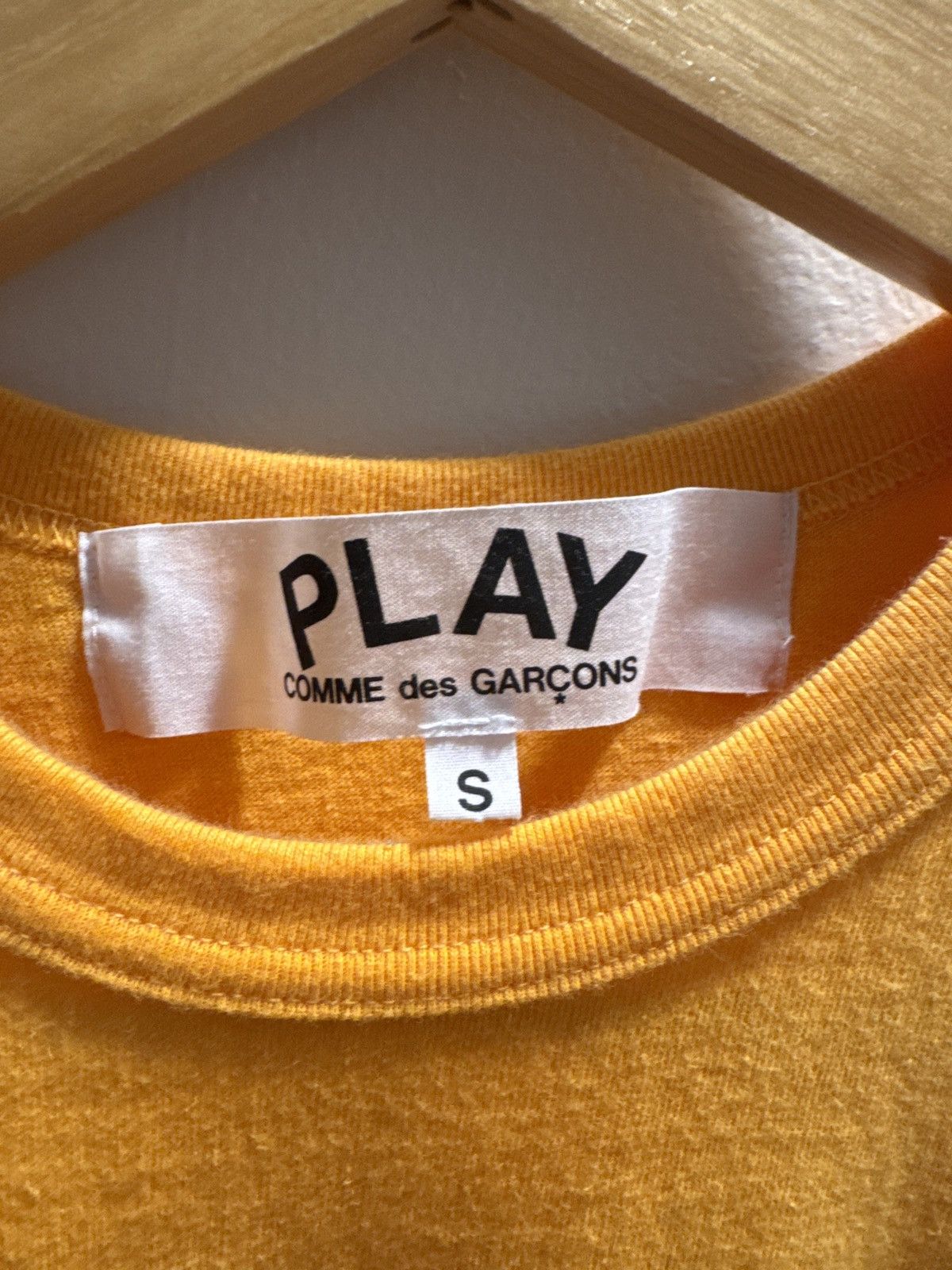 Comme des Garcons PLAY Comme des garçons play - yellow - small (fits like xs) Size US S / EU 44-46 / 1 - 3 Thumbnail