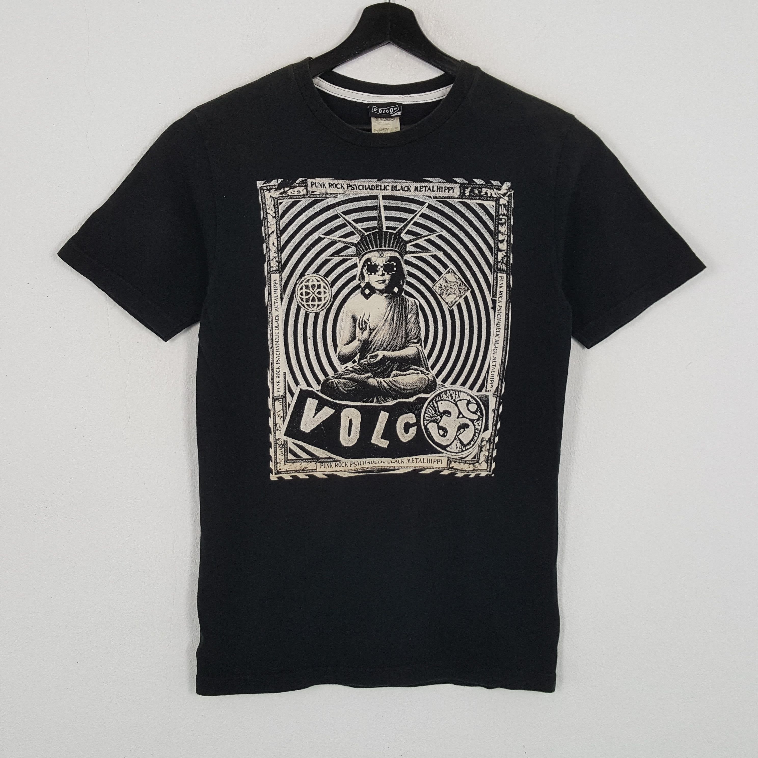 Vintage × Volcom VOLCOM Streetwear Skateboard Style Rare Design Tshirt Size US S / EU 44-46 / 1 - 1 Thumbnail