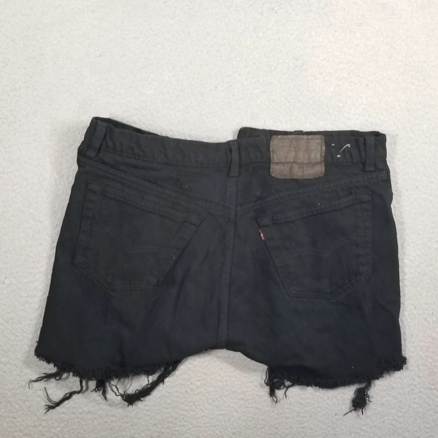Levi's Levi's 501 Denim Shorts Womens 30X6 Black Button Fly Cut Off Distressed Grunge Shirt Womens 30X6 Black Button Fly Grunge Levi's 501 Size 30" / US 8 / IT 44 - 6 Thumbnail