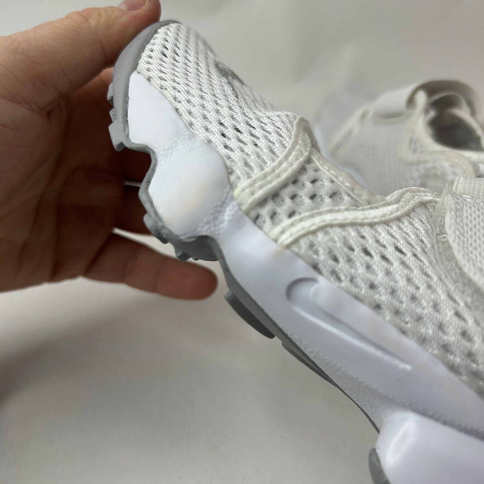 Nike Nike Air Rift GS/PS “White Wolf Grey” 2024 Size US 7.5 / IT 37.5 - 6 Thumbnail