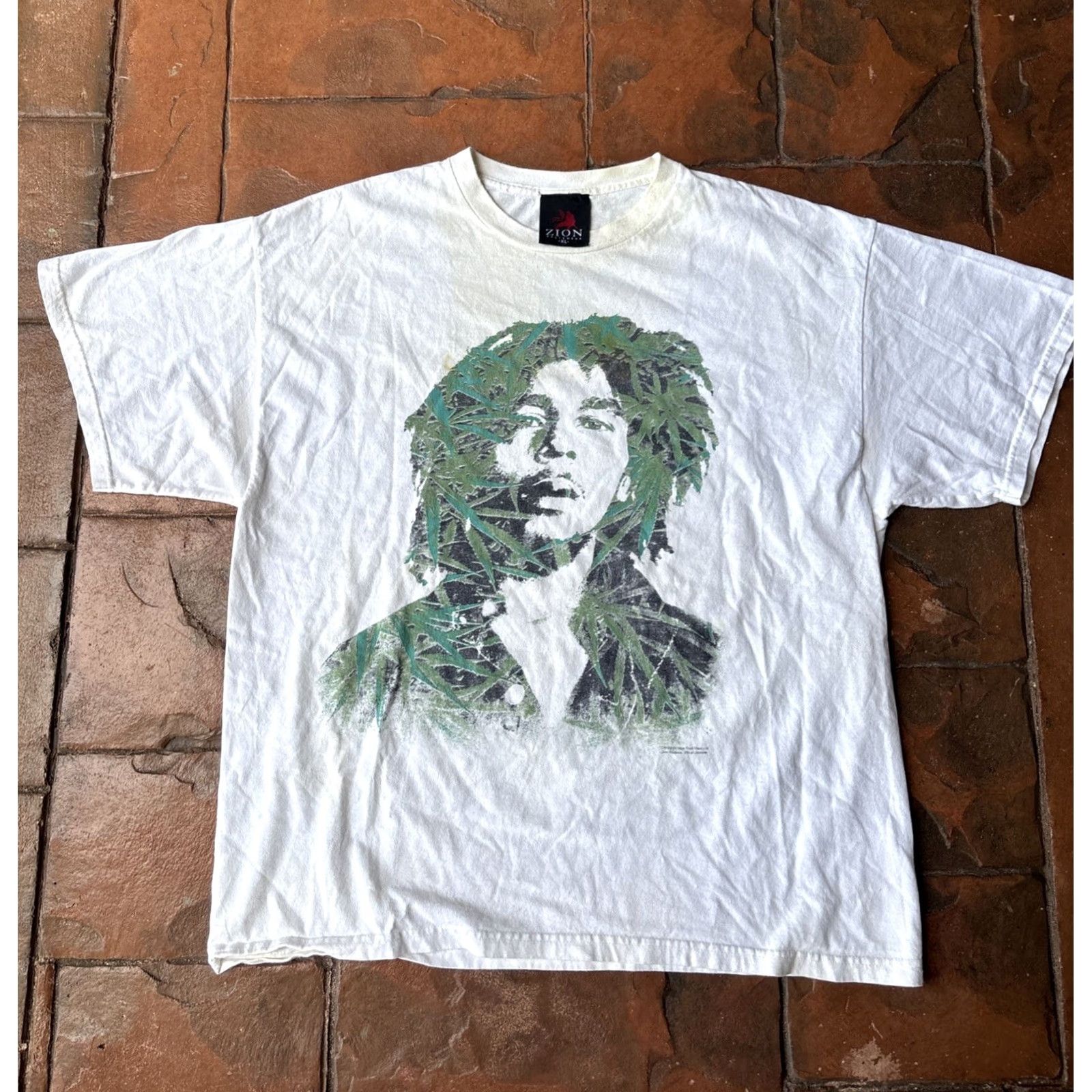 Vintage VINTAGE Zion Rootswear T-Shirt XL White Bob Marley The More Man Smoke Herb Reggae Crew Neck Short Sleeve Graphic Print 90s Music Size US XL / EU 56 / 4 - 2 Thumbnail