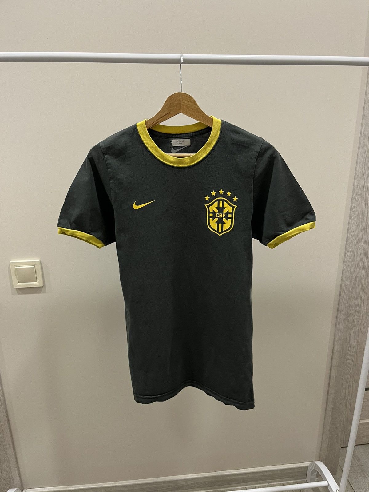 Nike Retro Brazil Nike pro football Jersey tee y2k Brasilia Size US S / EU 44-46 / 1 - 1 Thumbnail