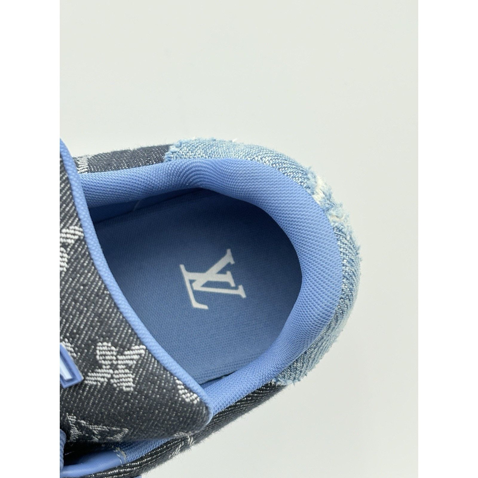 Louis Vuitton (9-9.5 US) Louis Vuitton Trainer ' Monogram Blue Denim ' Size US 9 / EU 42 - 6 Thumbnail
