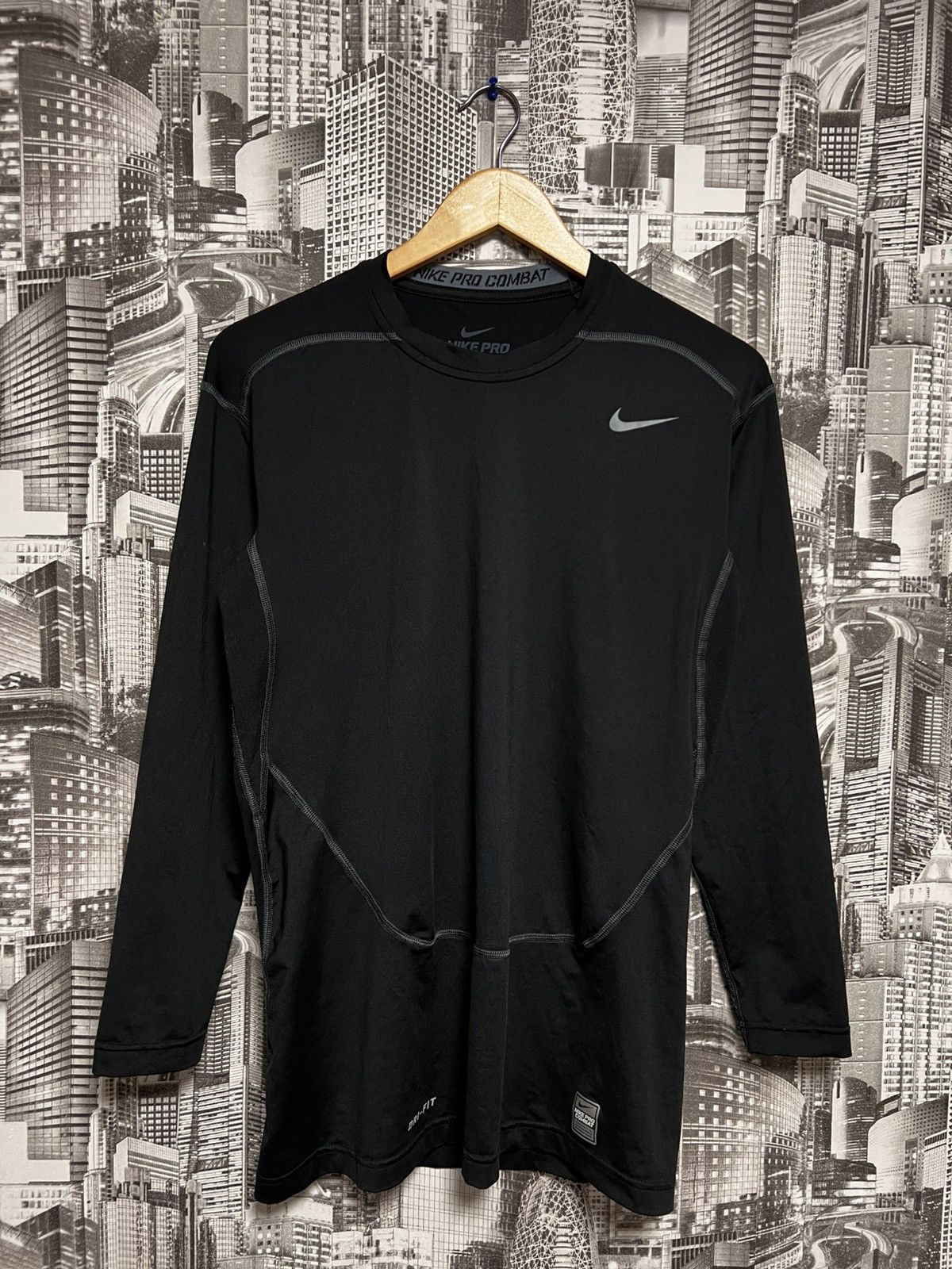 Nike Nike Pro Combat Compression Longsleeve Size Men’s XL Size US XL / EU 56 / 4 - 1 Thumbnail